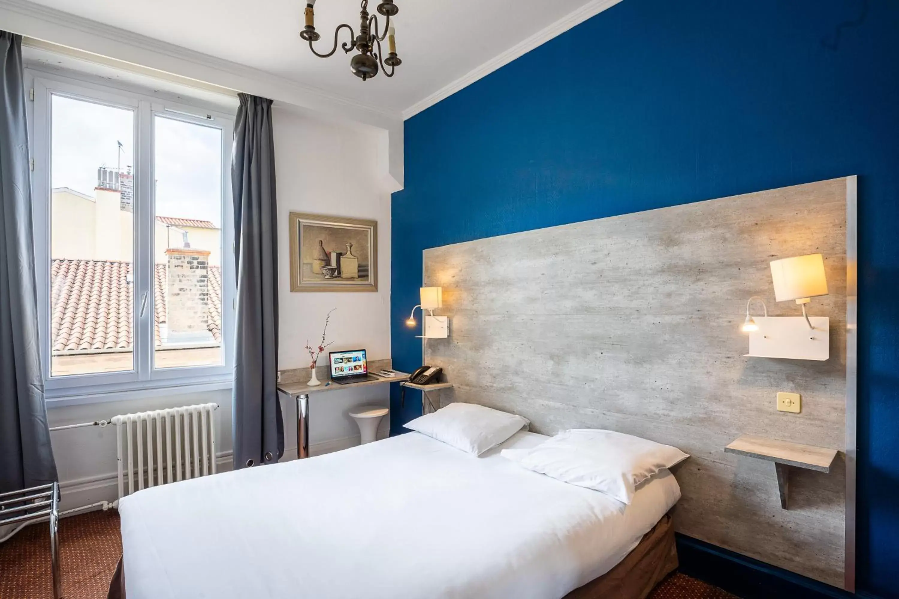 Photo of the whole room, Bed in Hôtel du Helder