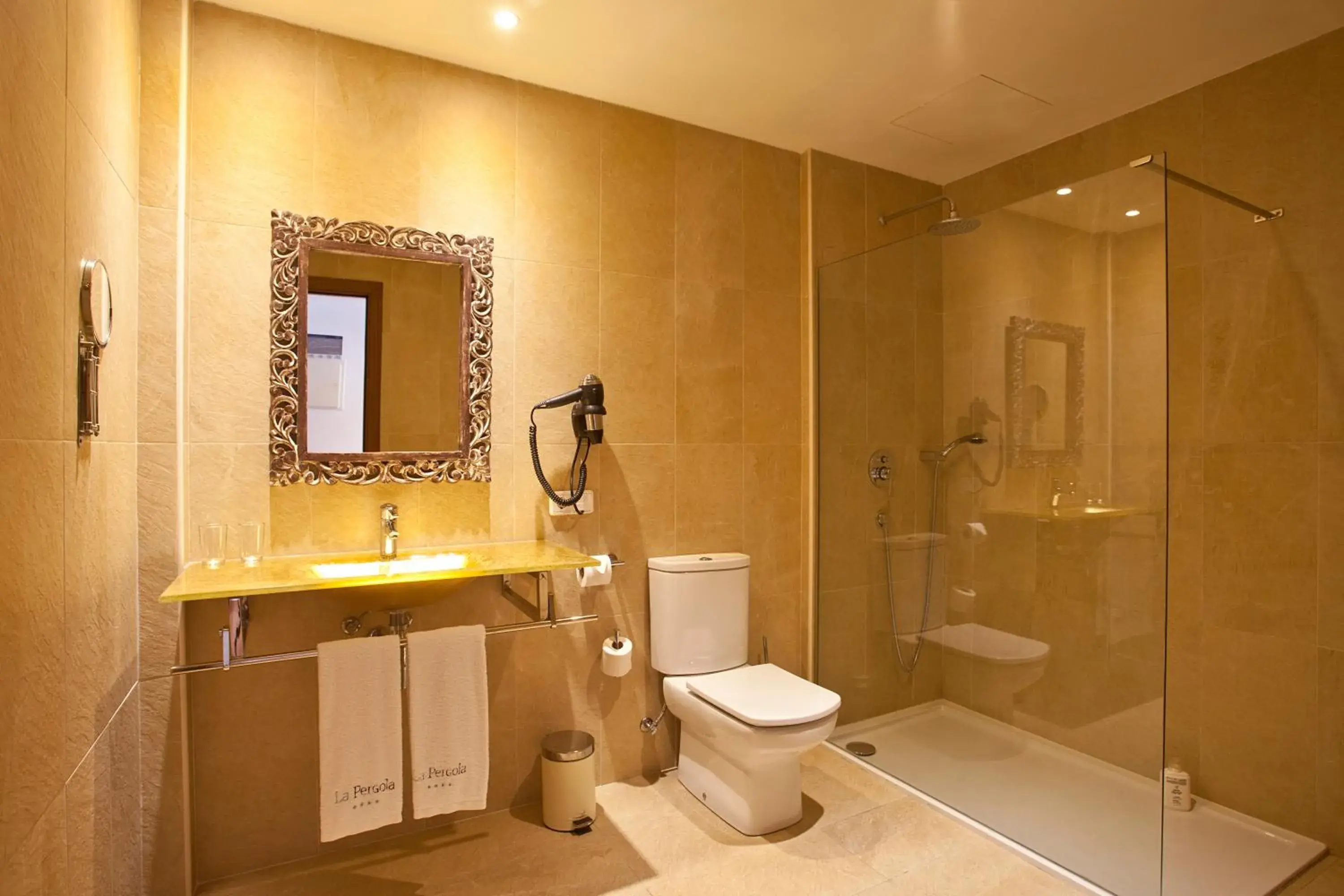 Bathroom in Hotel La Pergola Mallorca