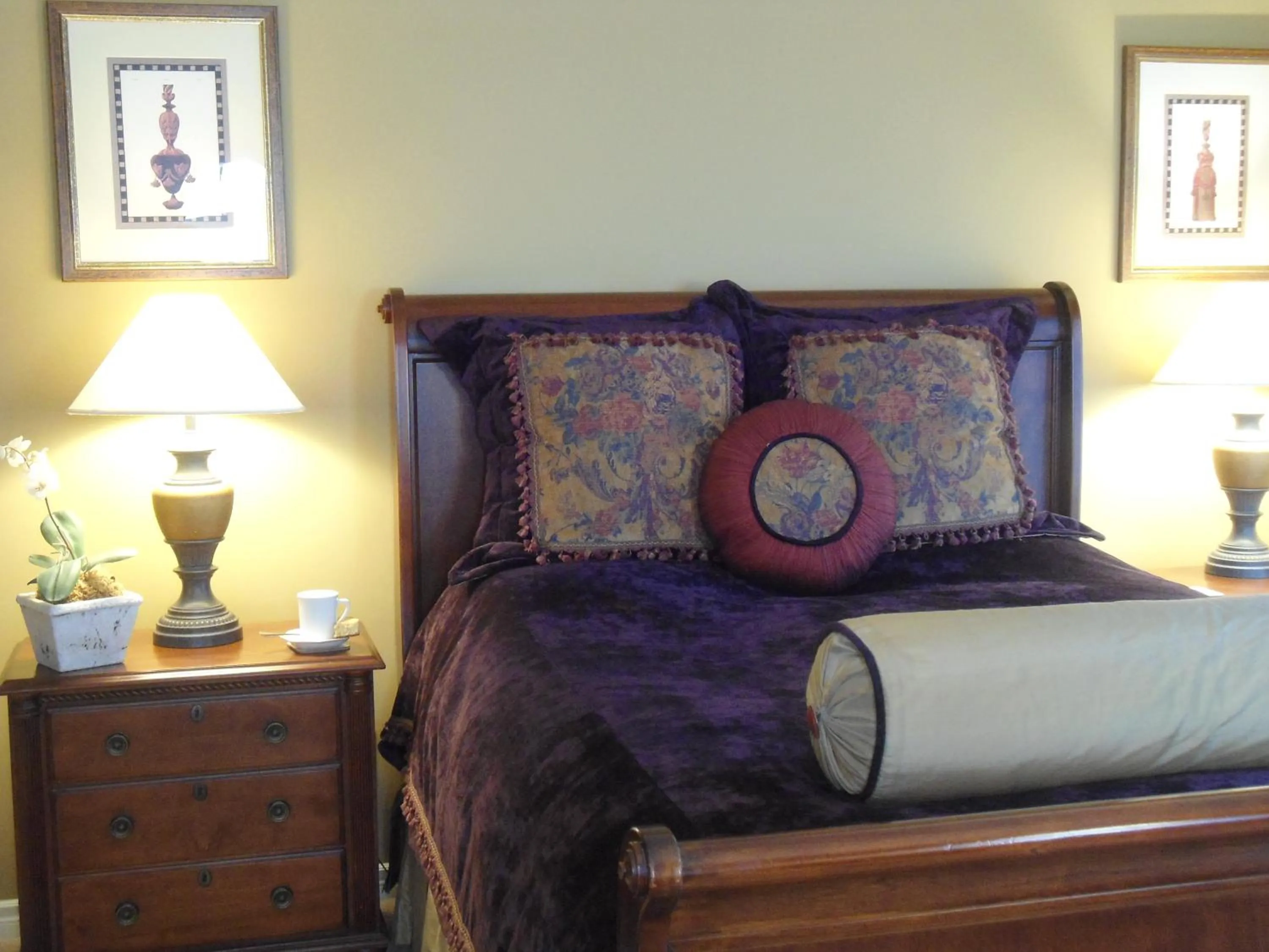 Bedroom in The Beacon Inn at Sidney