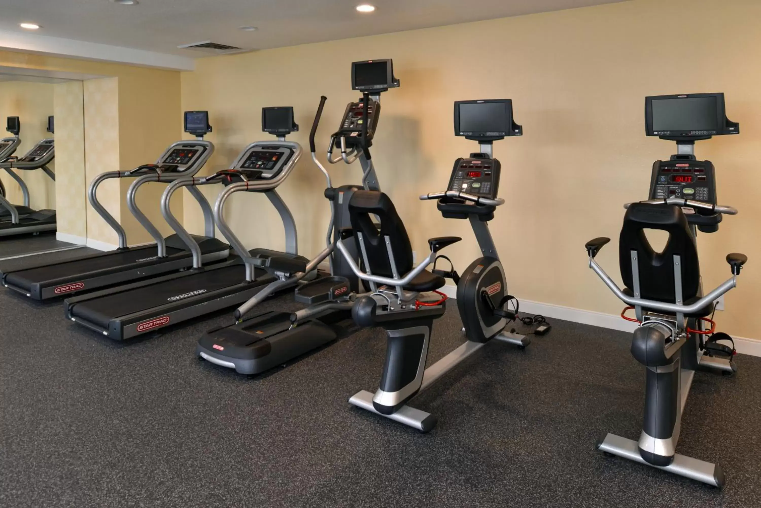 Fitness centre/facilities, Fitness Center/Facilities in SureStay Plus Hotel by Best Western Tempe University