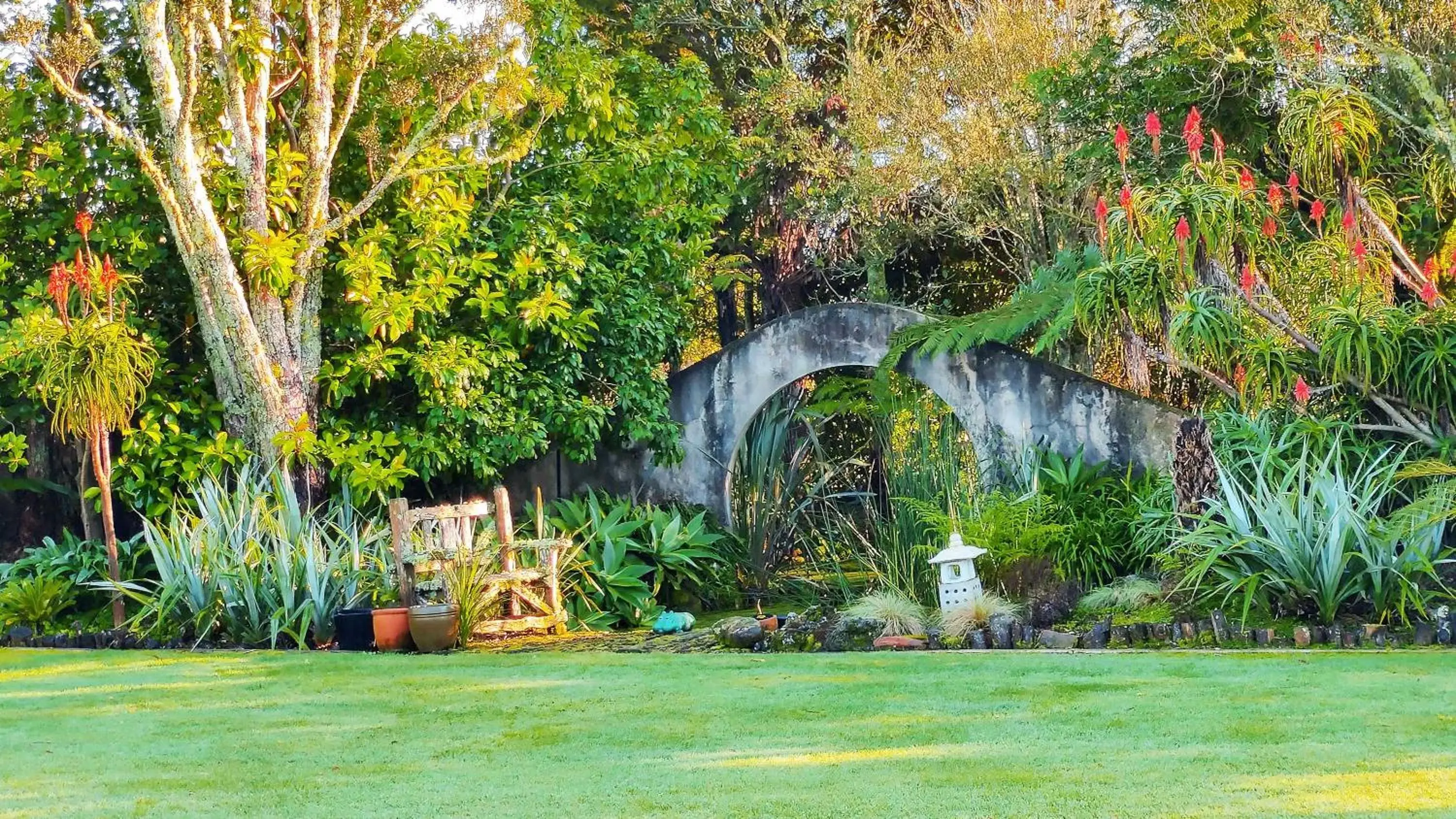 Garden in Moon Gate Villa