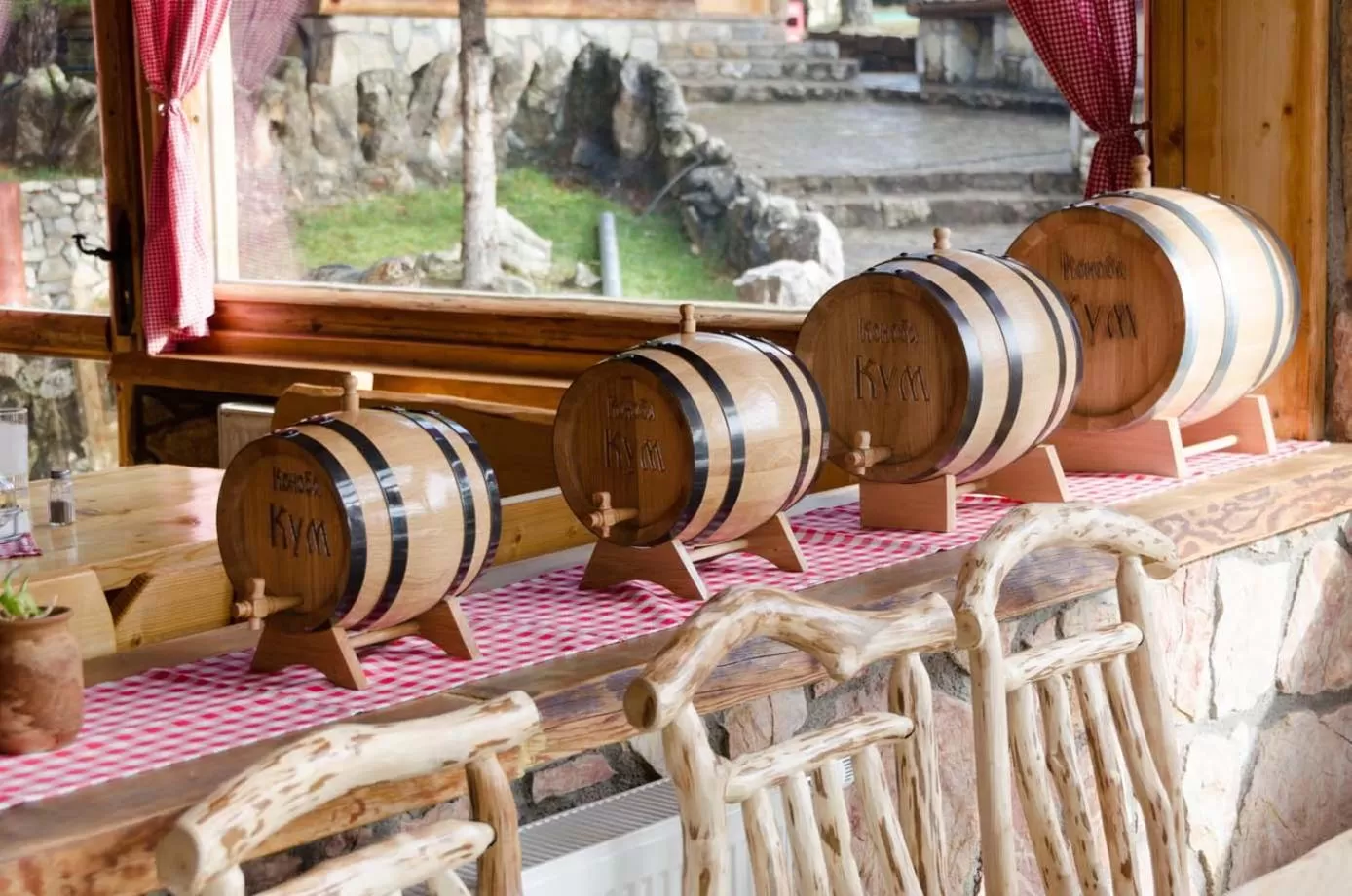 Restaurant/places to eat in Etno naselje KUM