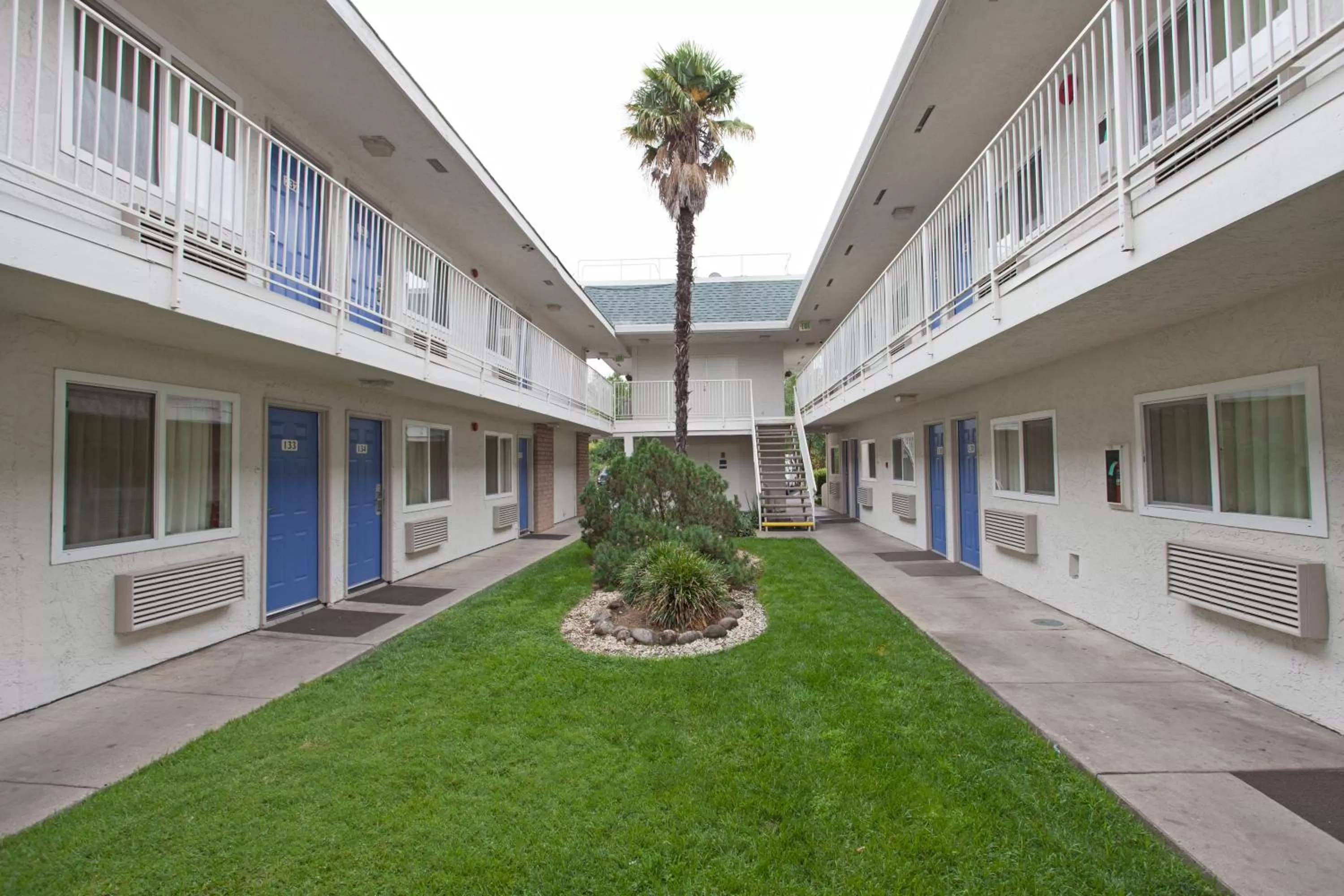 Facade/entrance in Motel 6-Sacramento, CA - Central