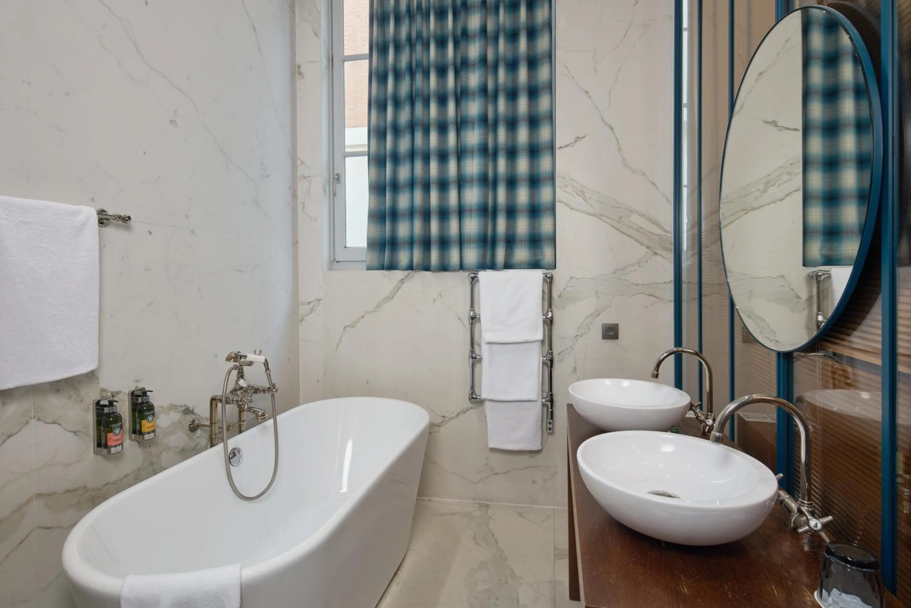 Bathroom in Le Robinet d'Or Paris Canal Saint Martin