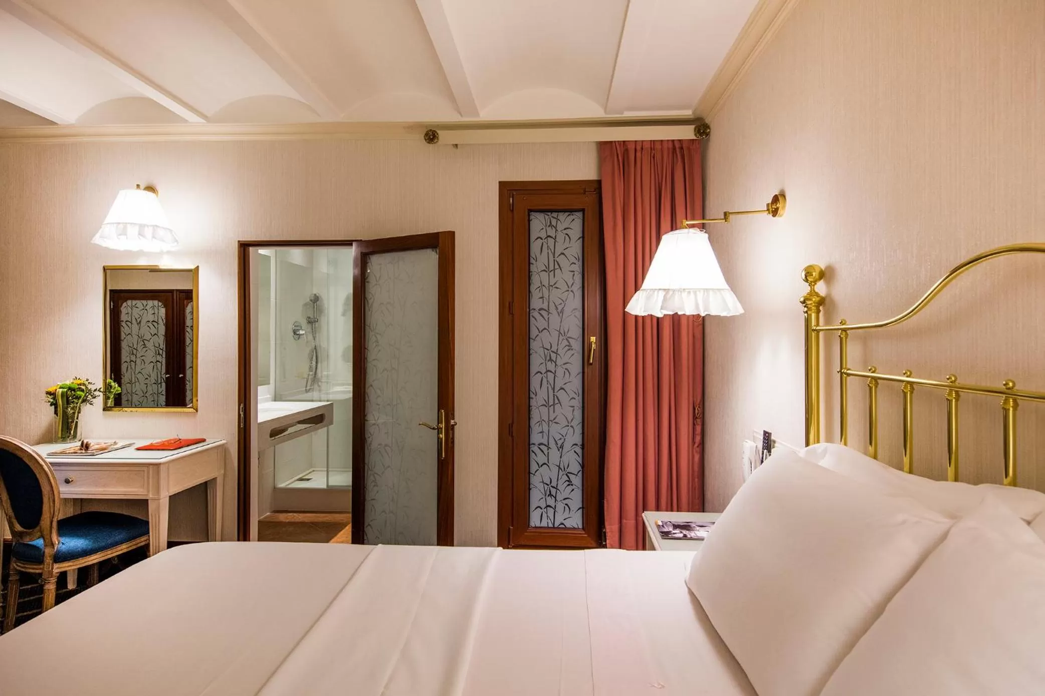 Bed in Hotel Continental Palacete