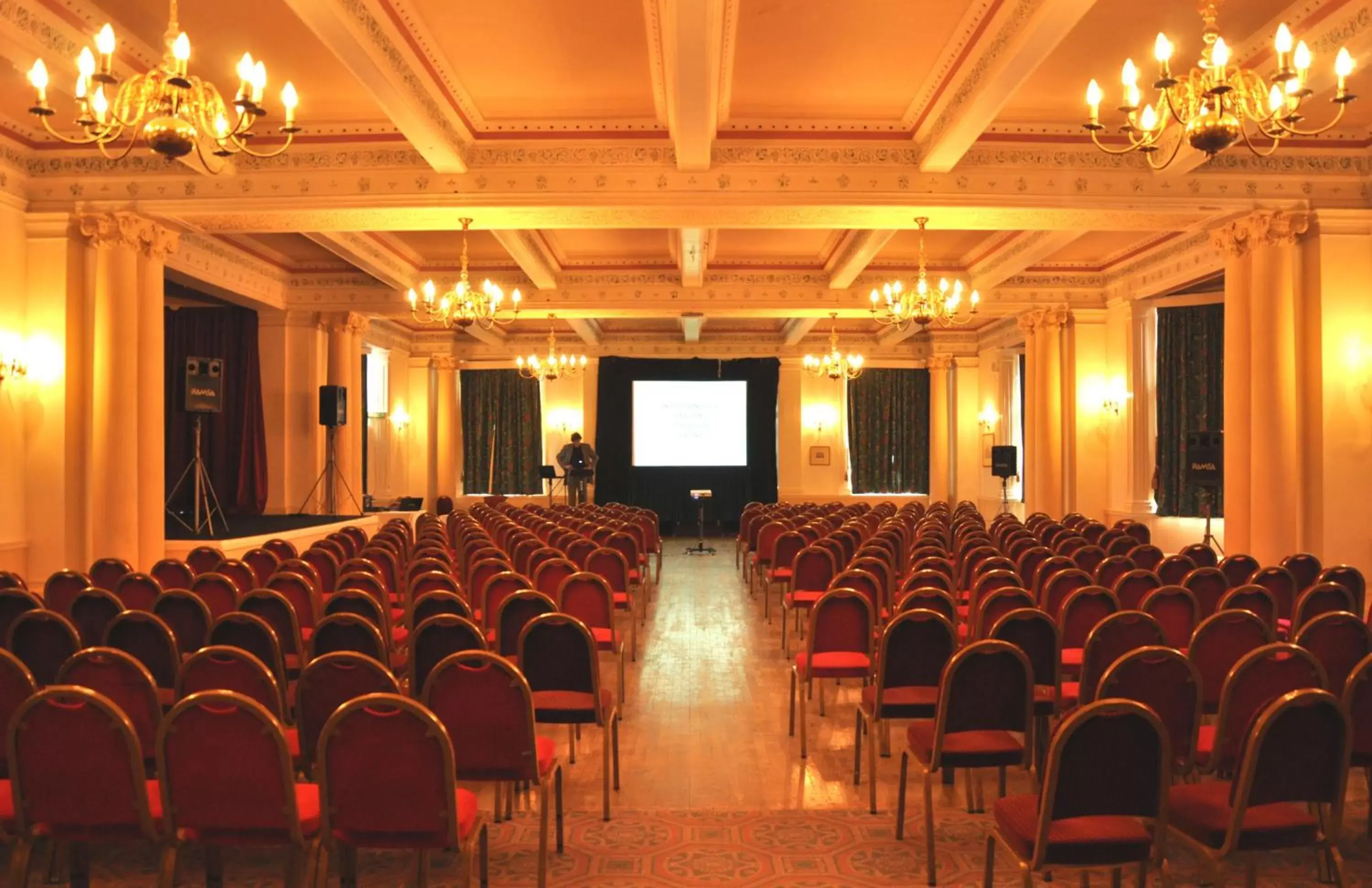 Meeting/conference room in Cairn Hotel