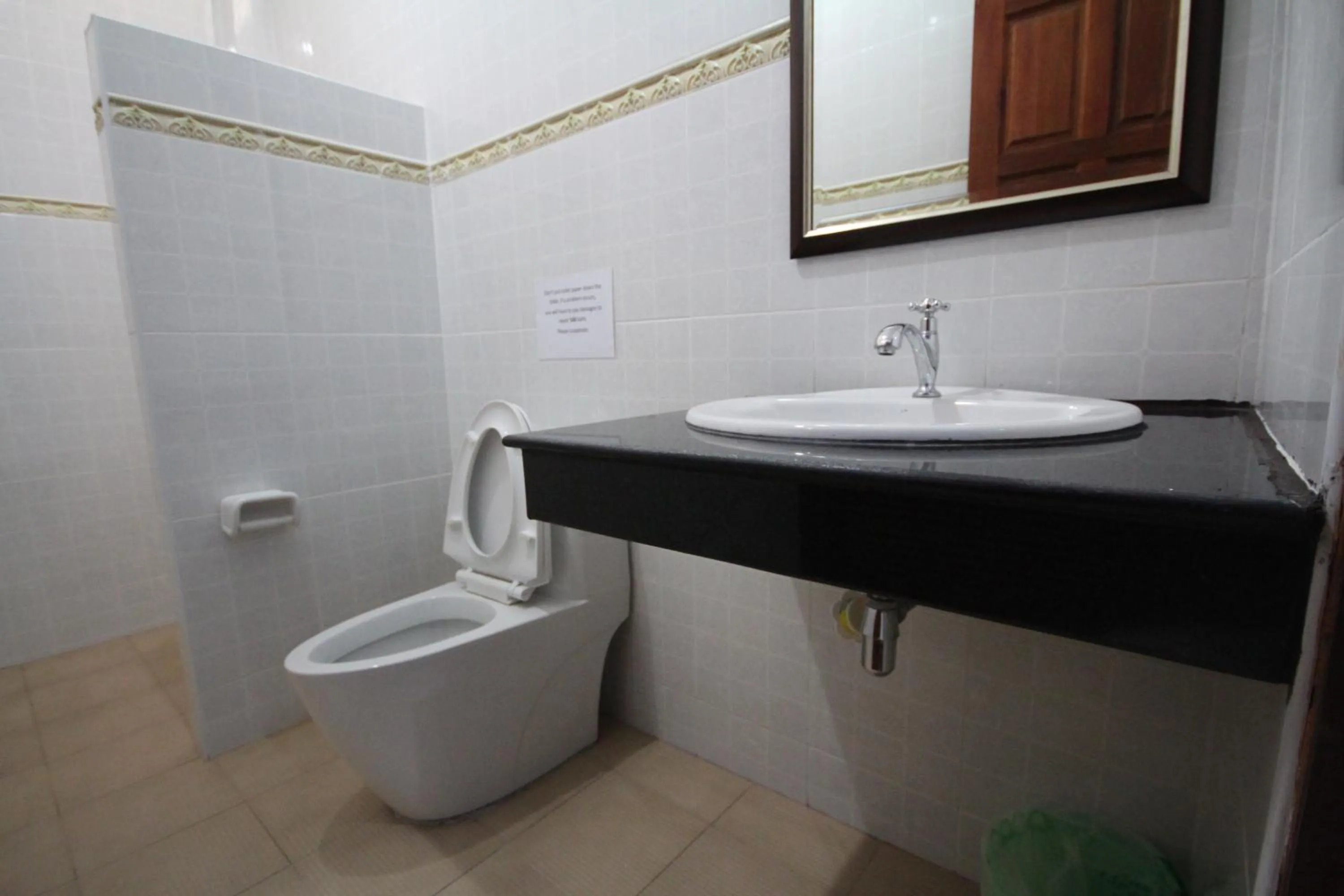 Toilet in Lanta Family resort