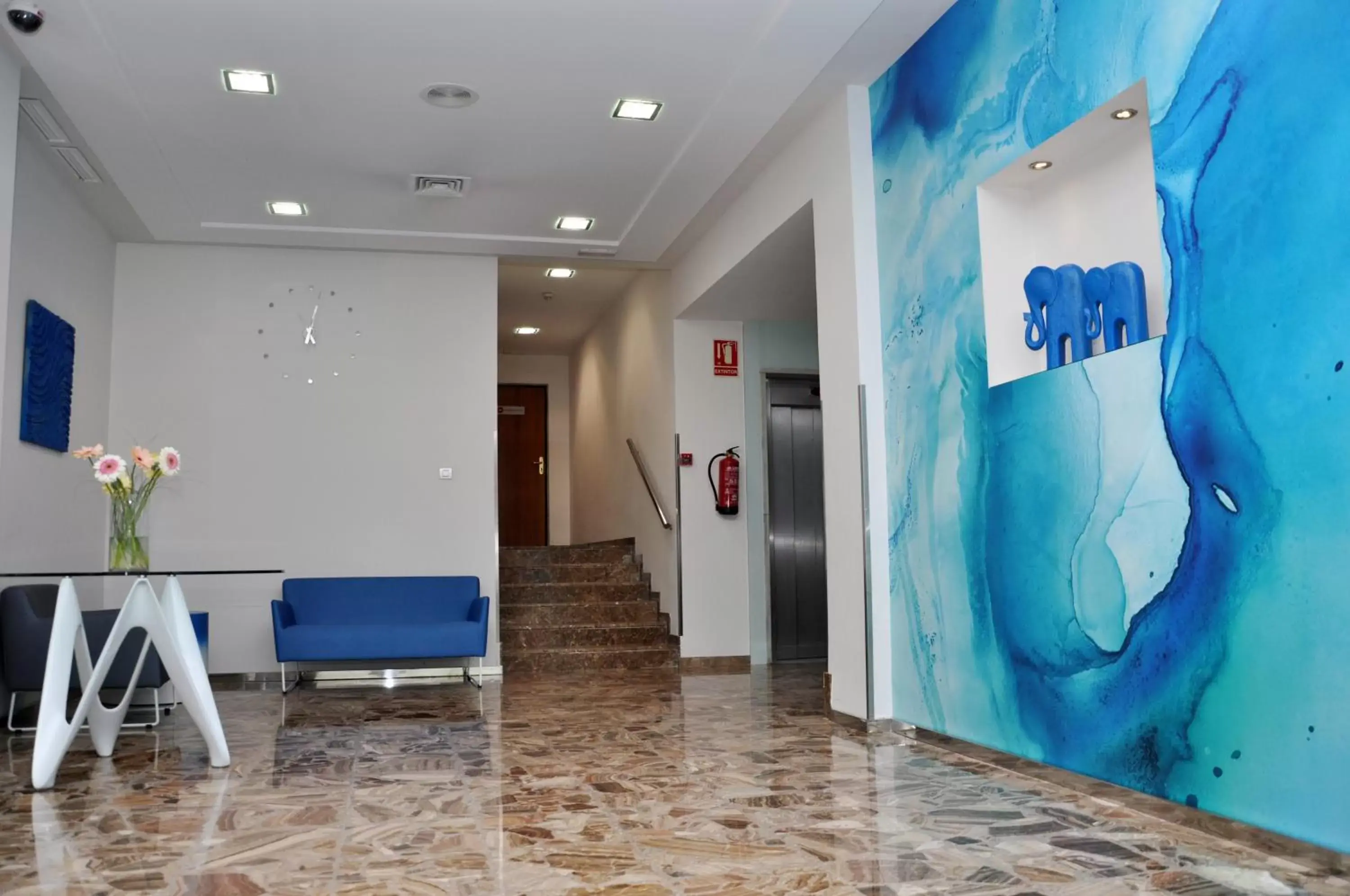 Lobby or reception in Hotel Castilla Alicante