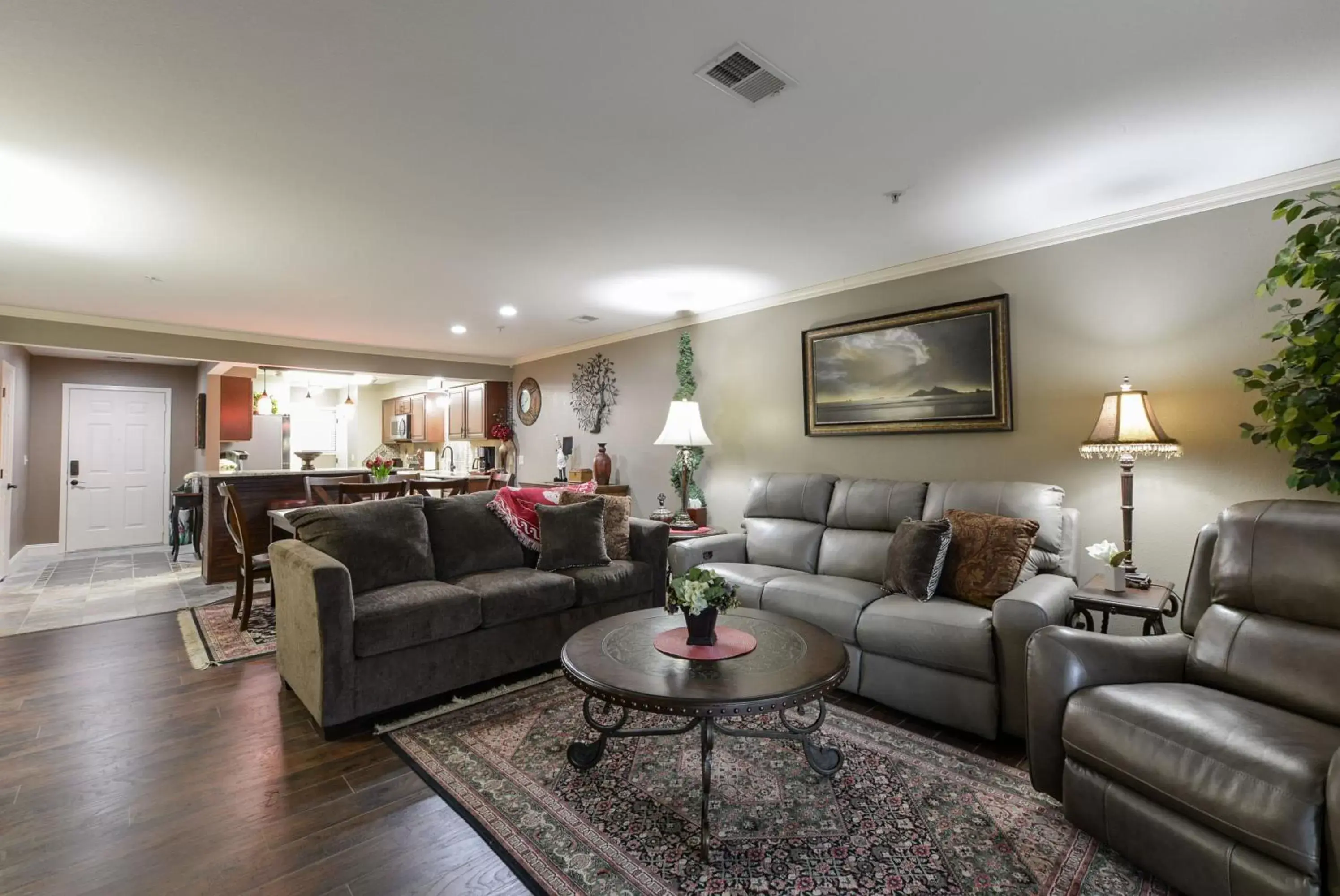 Seating Area in Luxury Condos at Thousand Hills - Branson -Beautifully Remodeled