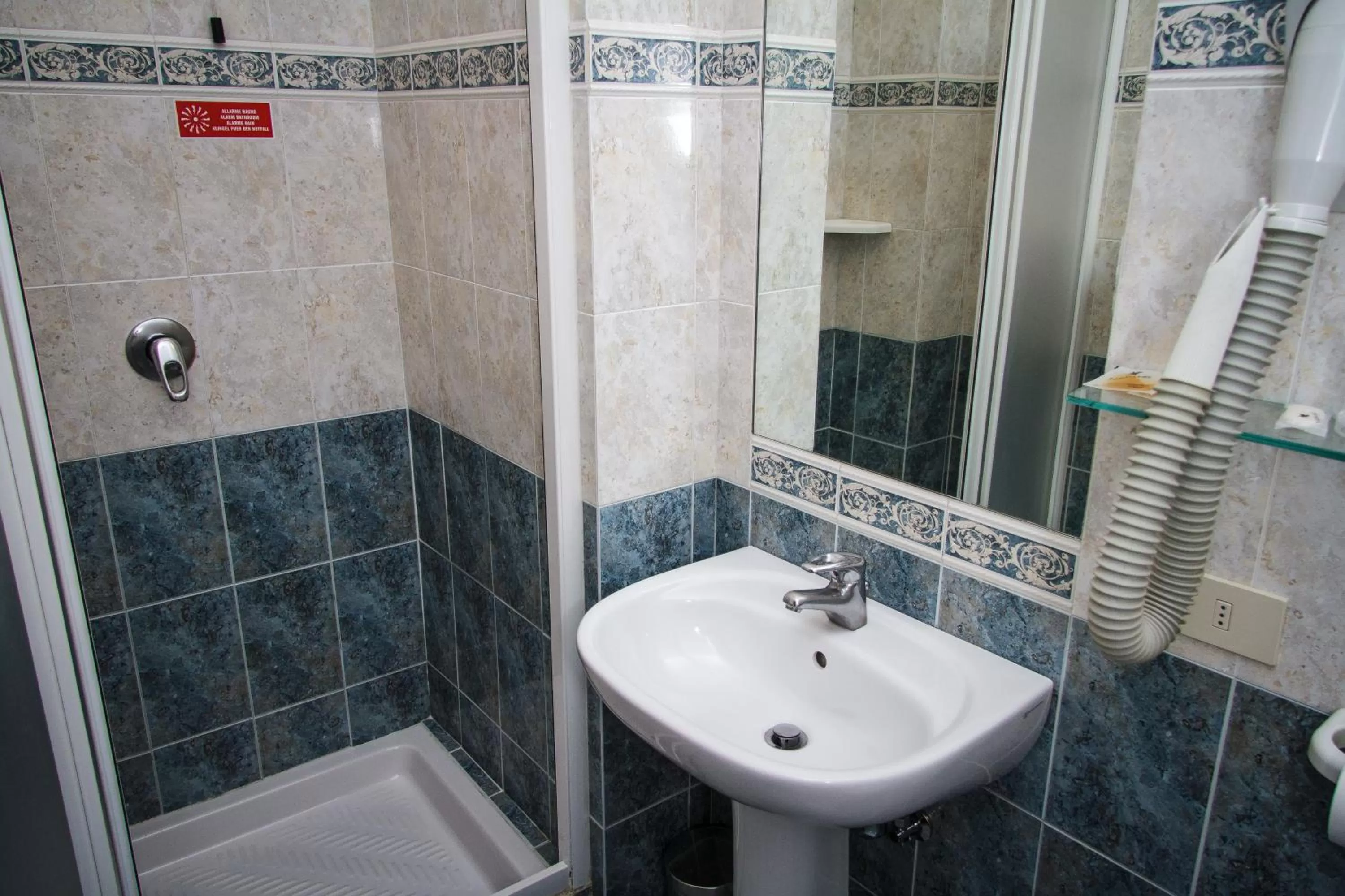 Bathroom in Hotel Nizza