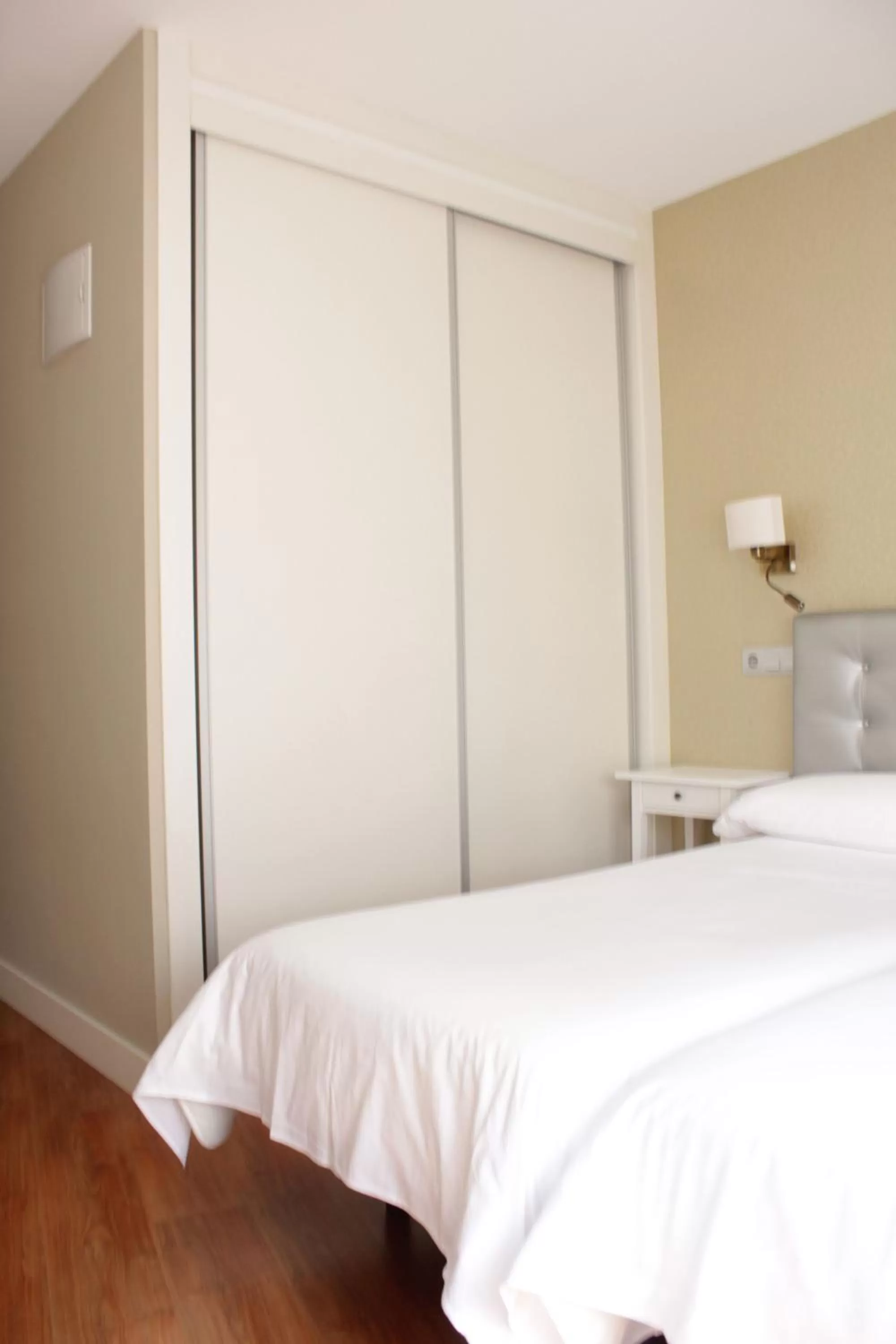 Bedroom, Bed in Hotel Boutique Rosal Oviedo