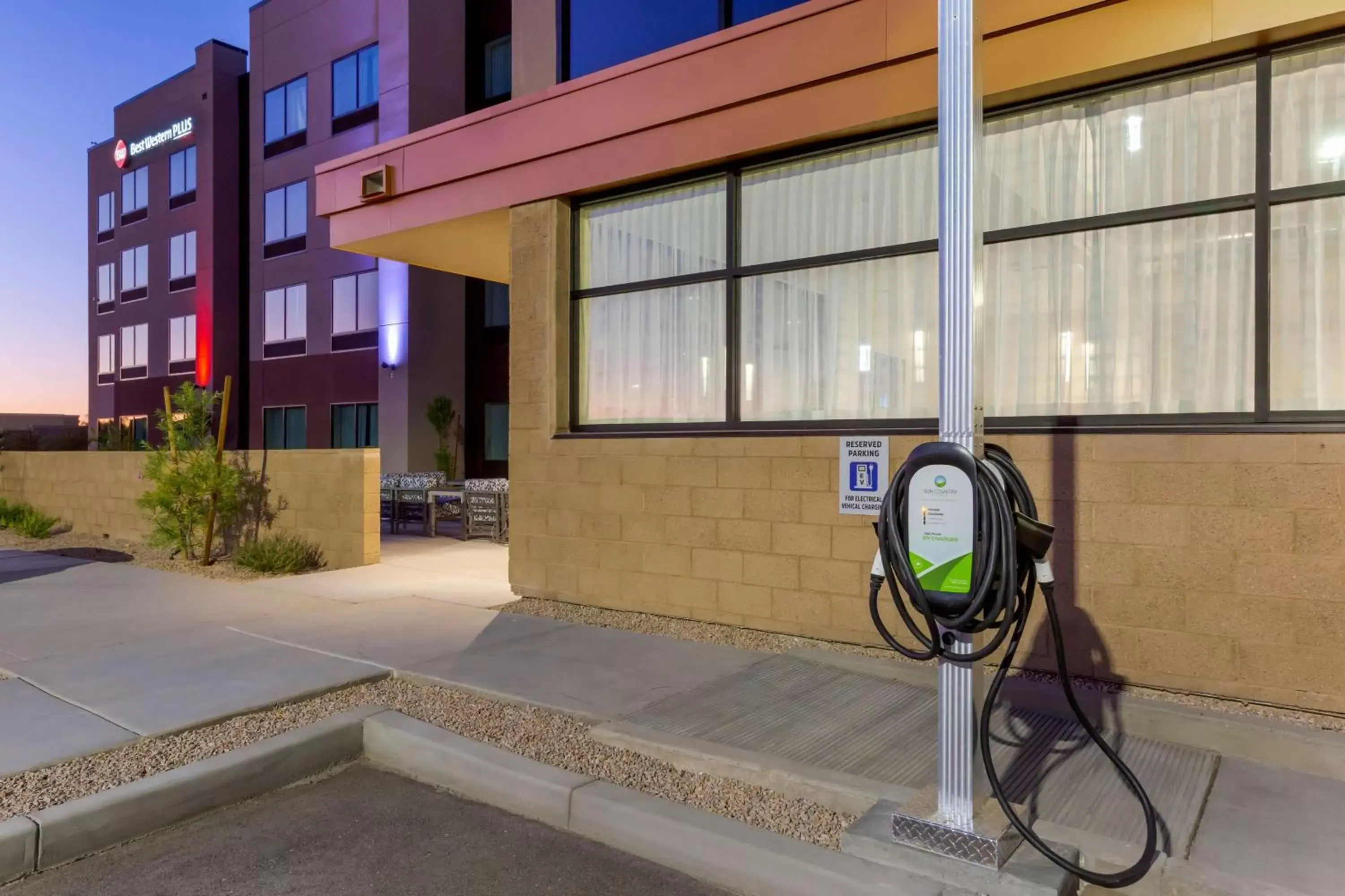 Facade/entrance in Best Western Plus Executive Residency Phoenix North Happy Valley