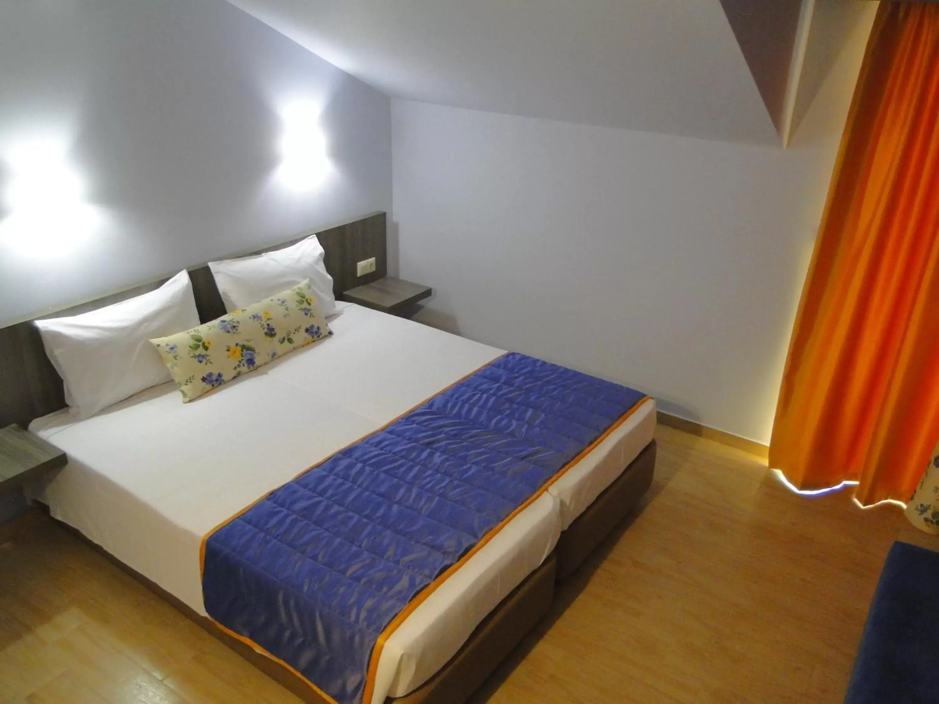 Bed in Hotel Olympos