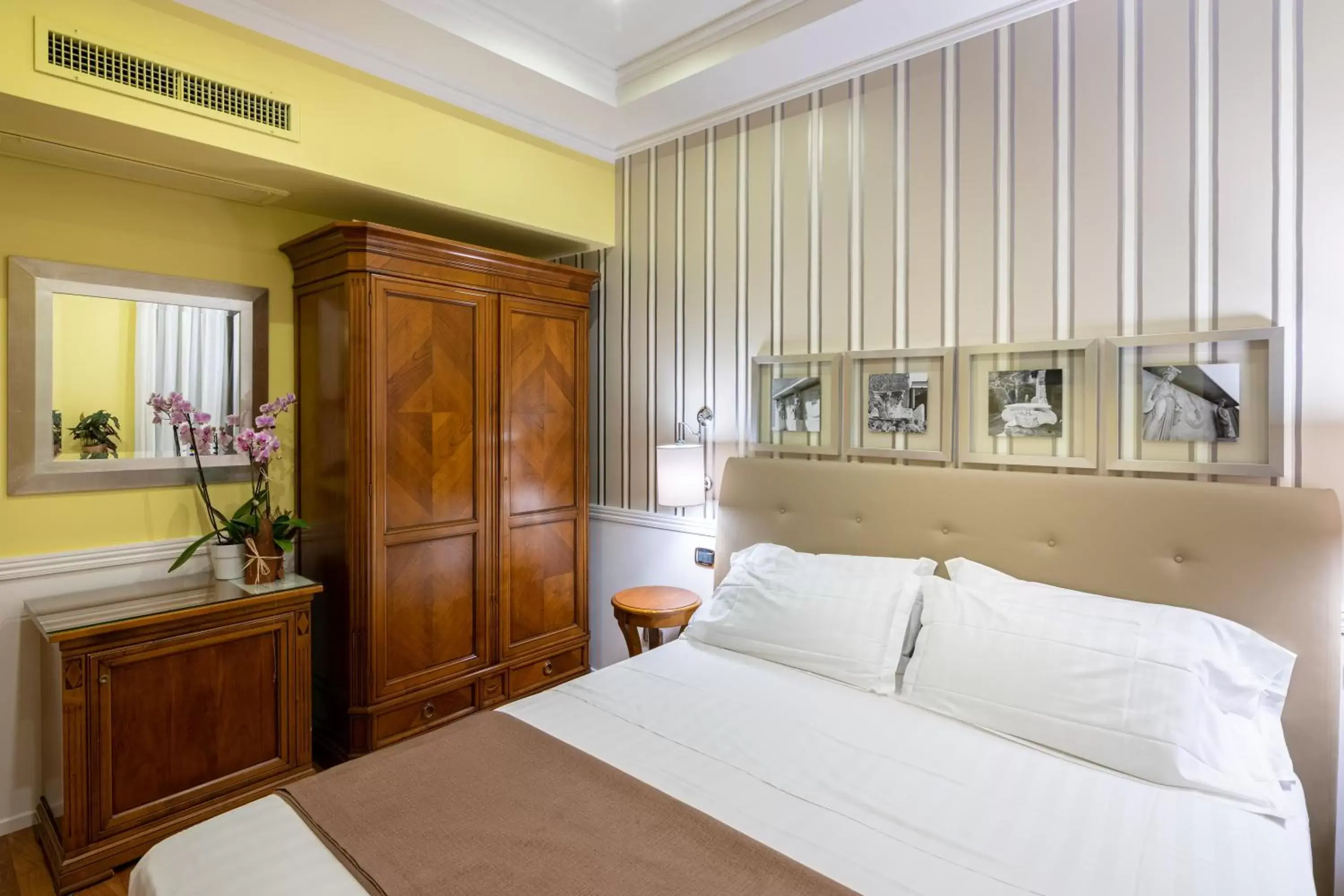 Lobby or reception, Bed in Palazzo Turchini