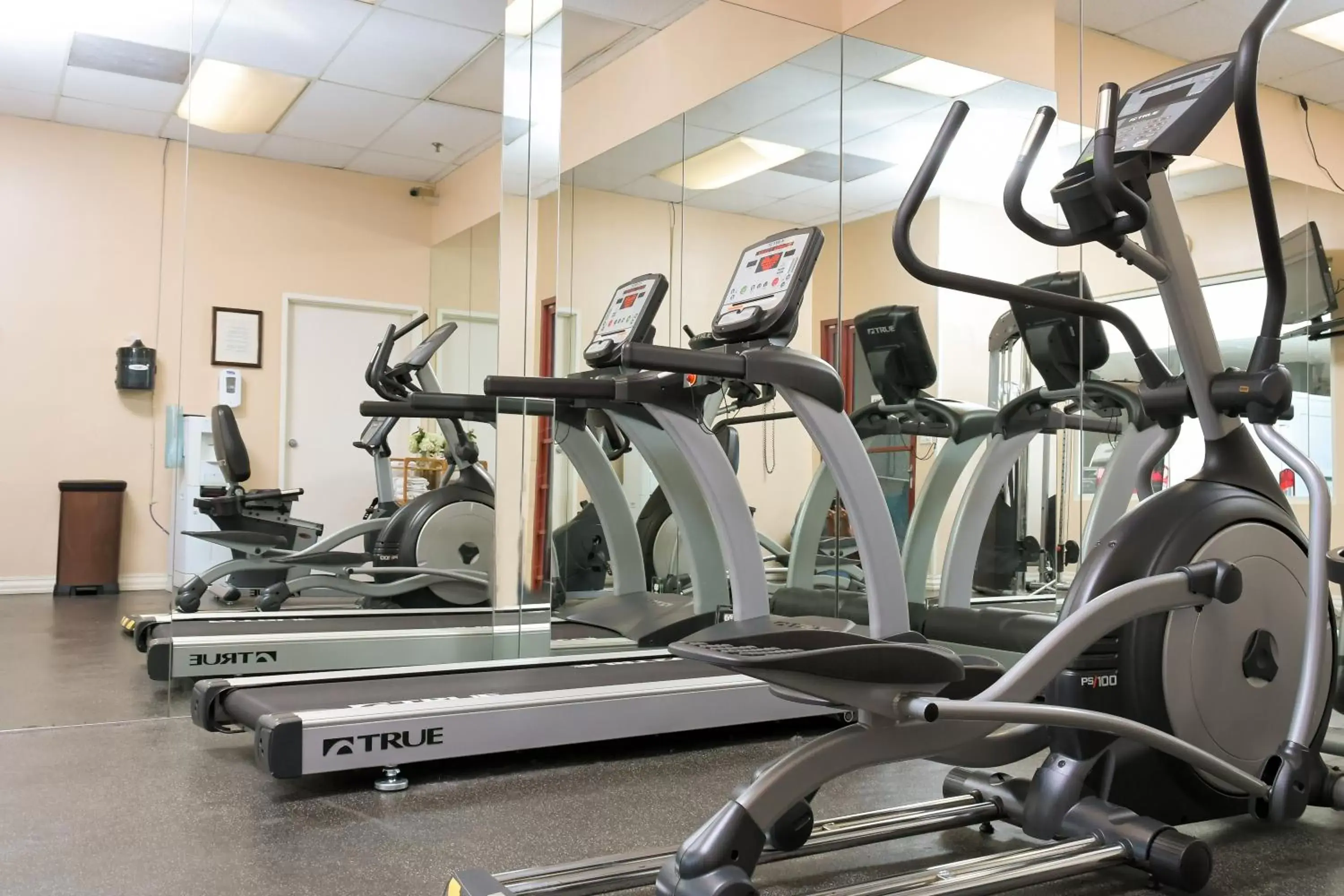 Fitness centre/facilities, Fitness Center/Facilities in Gateway Hotel Santa Monica
