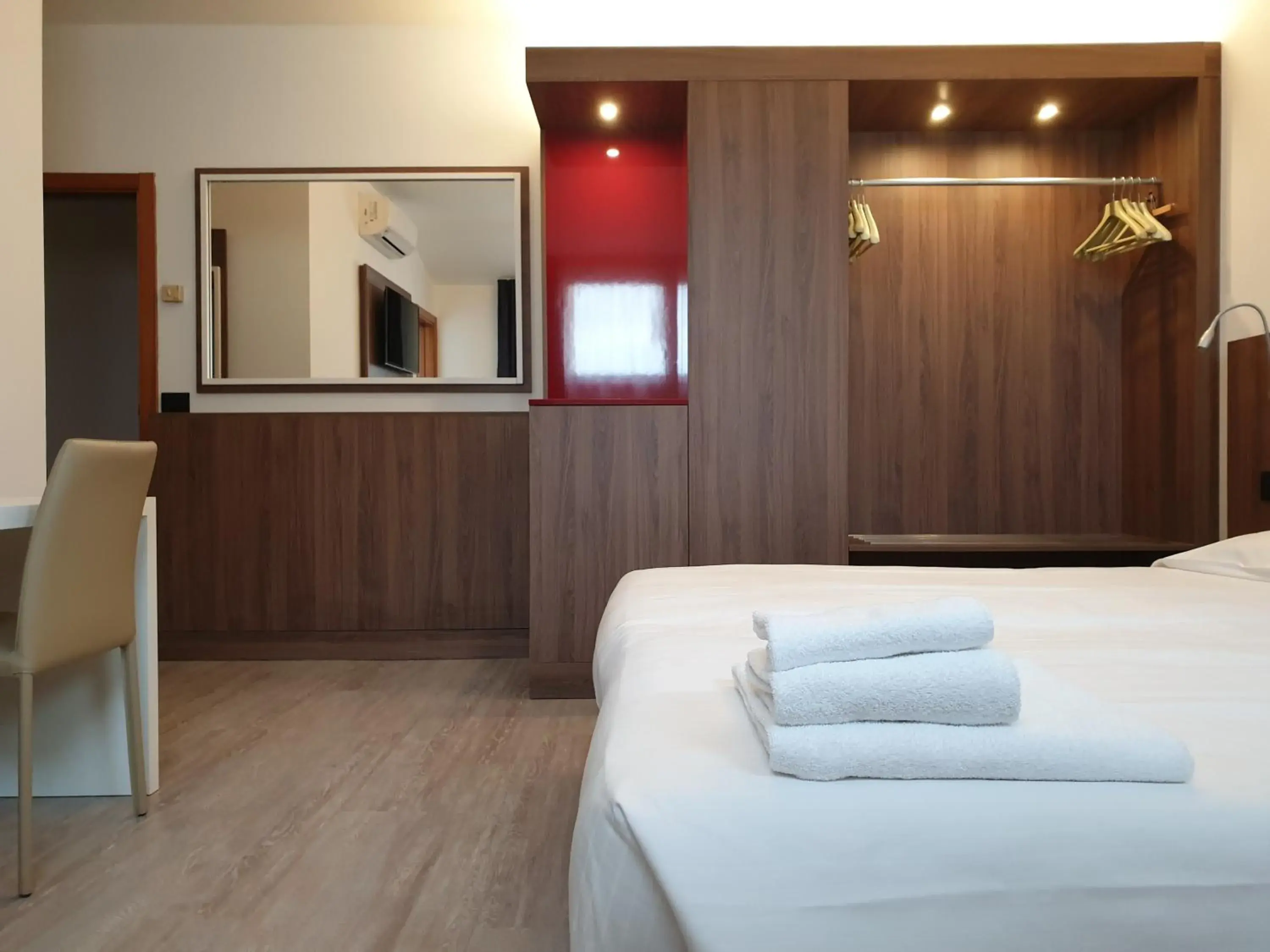 Bed in Albergo Delle Alpi Bed in Albergo Delle Alpi