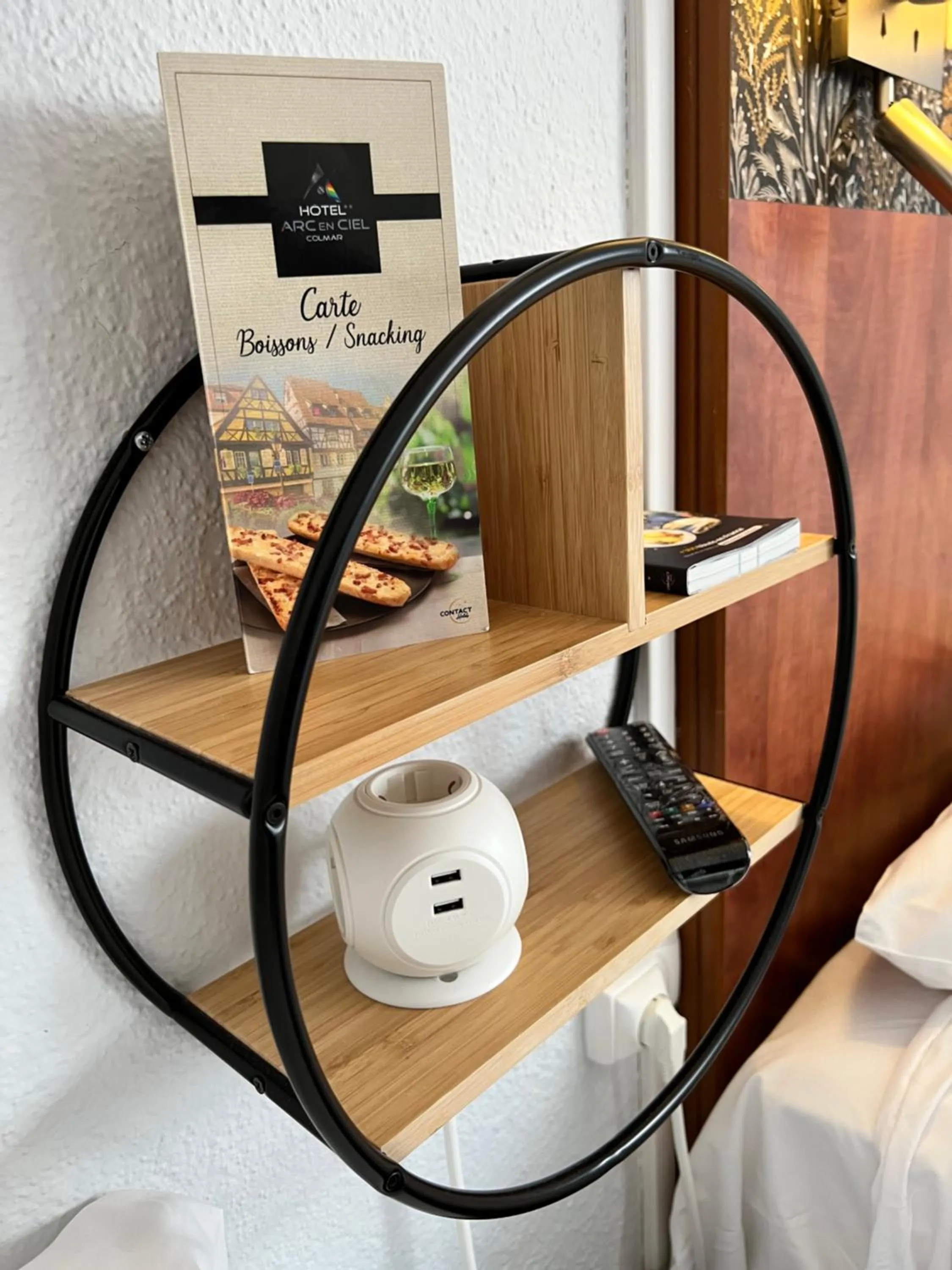 Decorative detail, Bed in Hotel Arc-En-Ciel Colmar Contact Hotel