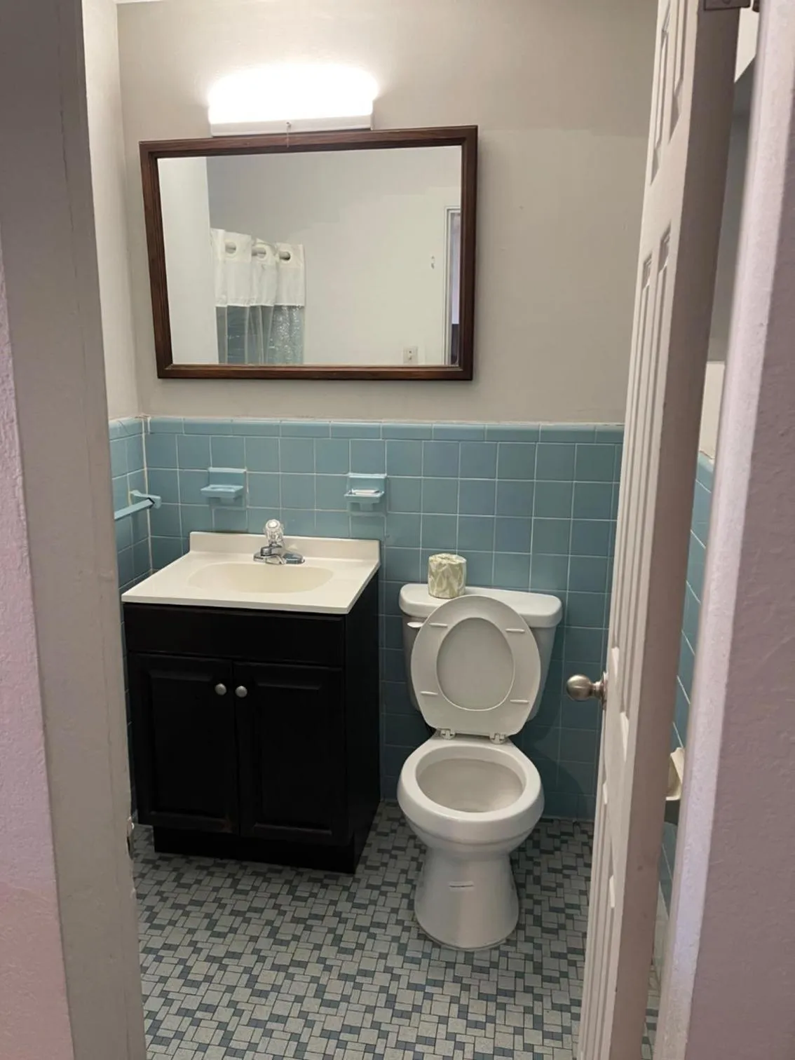 Bathroom in Richmond Motel