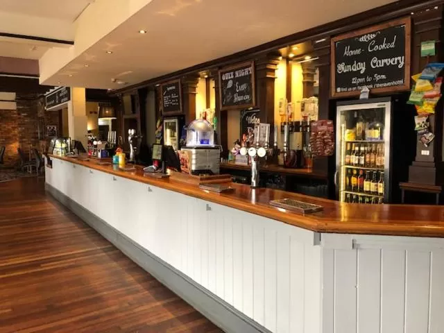 Food and drinks in The Raven Hotel