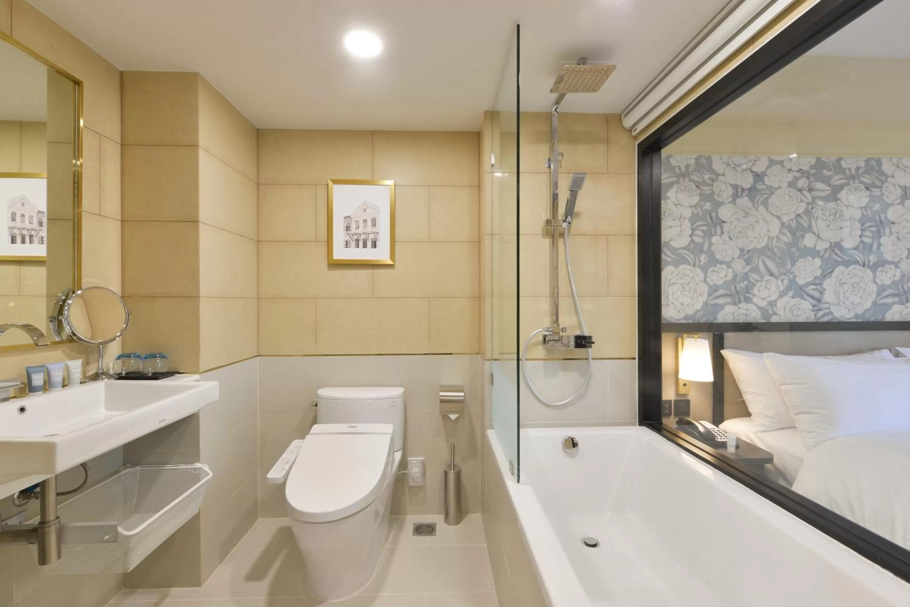 Bathroom in Oakwood Hotel & Residence Bangkok