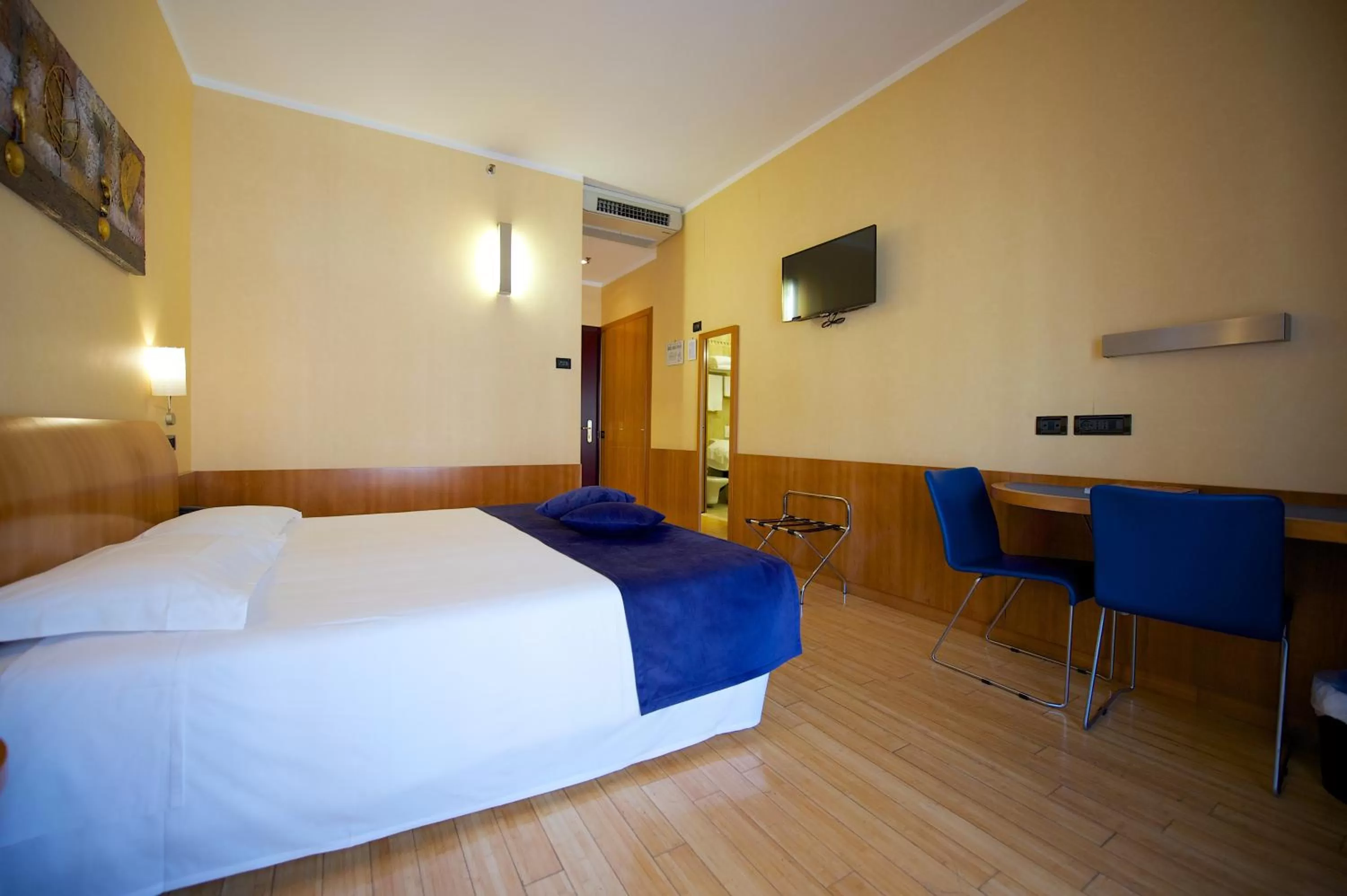 Bedroom, Bed in Best Western Hotel Luxor