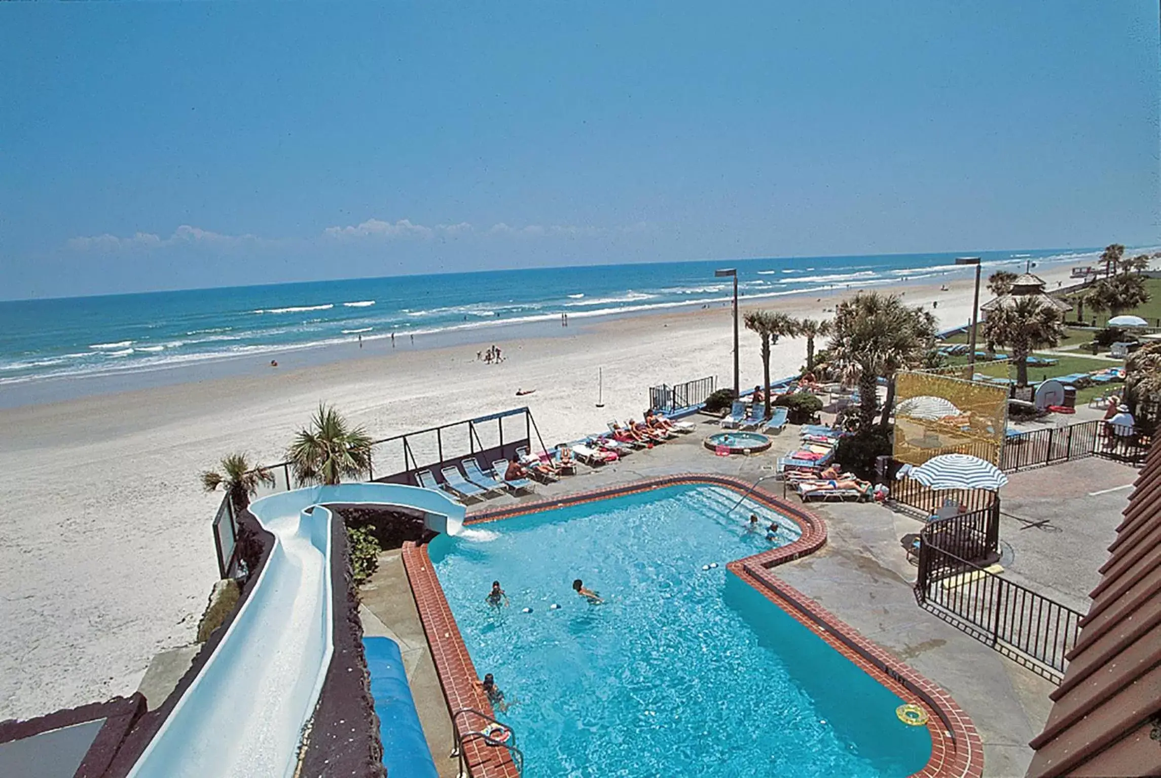 Pool view, Swimming Pool in Sun Viking Lodge - Daytona Beach