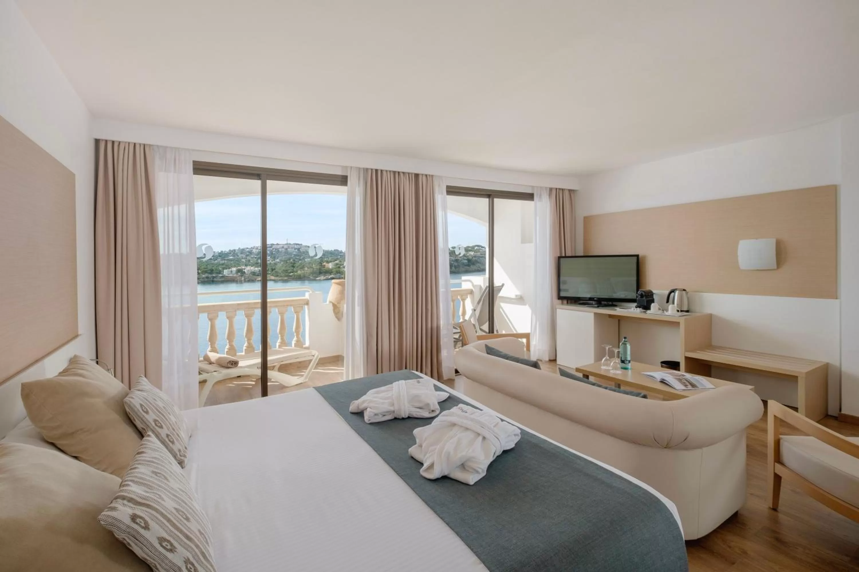 Bed in Sentido Fido Punta del Mar Hotel & Spa - Adults Only