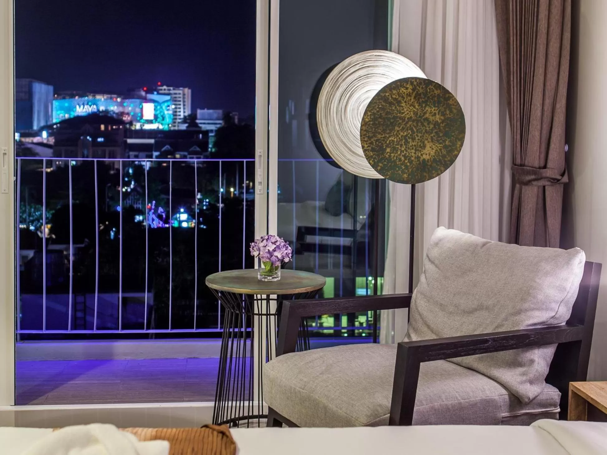 Balcony/Terrace, Bed in Hug Nimman Hotel