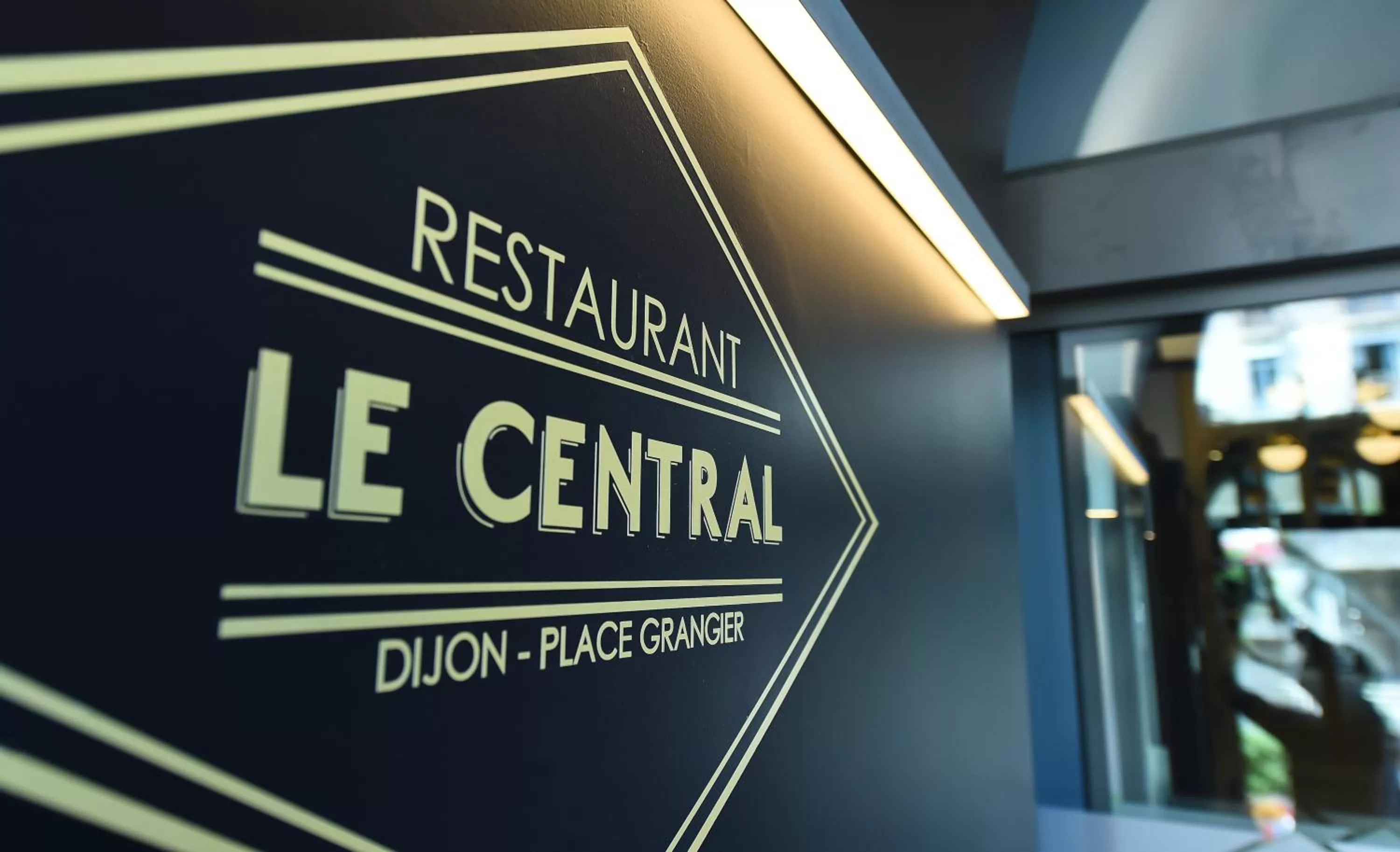 Restaurant/places to eat in ibis Styles Dijon Central