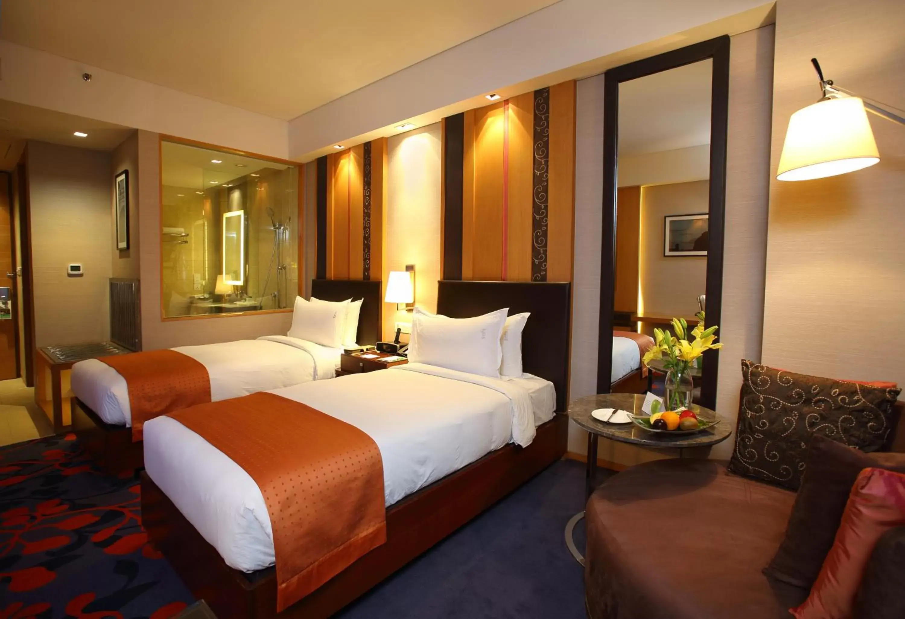 Bed in Holiday Inn New Delhi Mayur Vihar Noida, an IHG Hotel