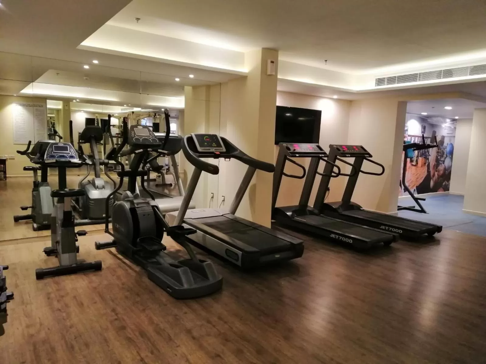 Fitness centre/facilities in Ramee Palace Hotel