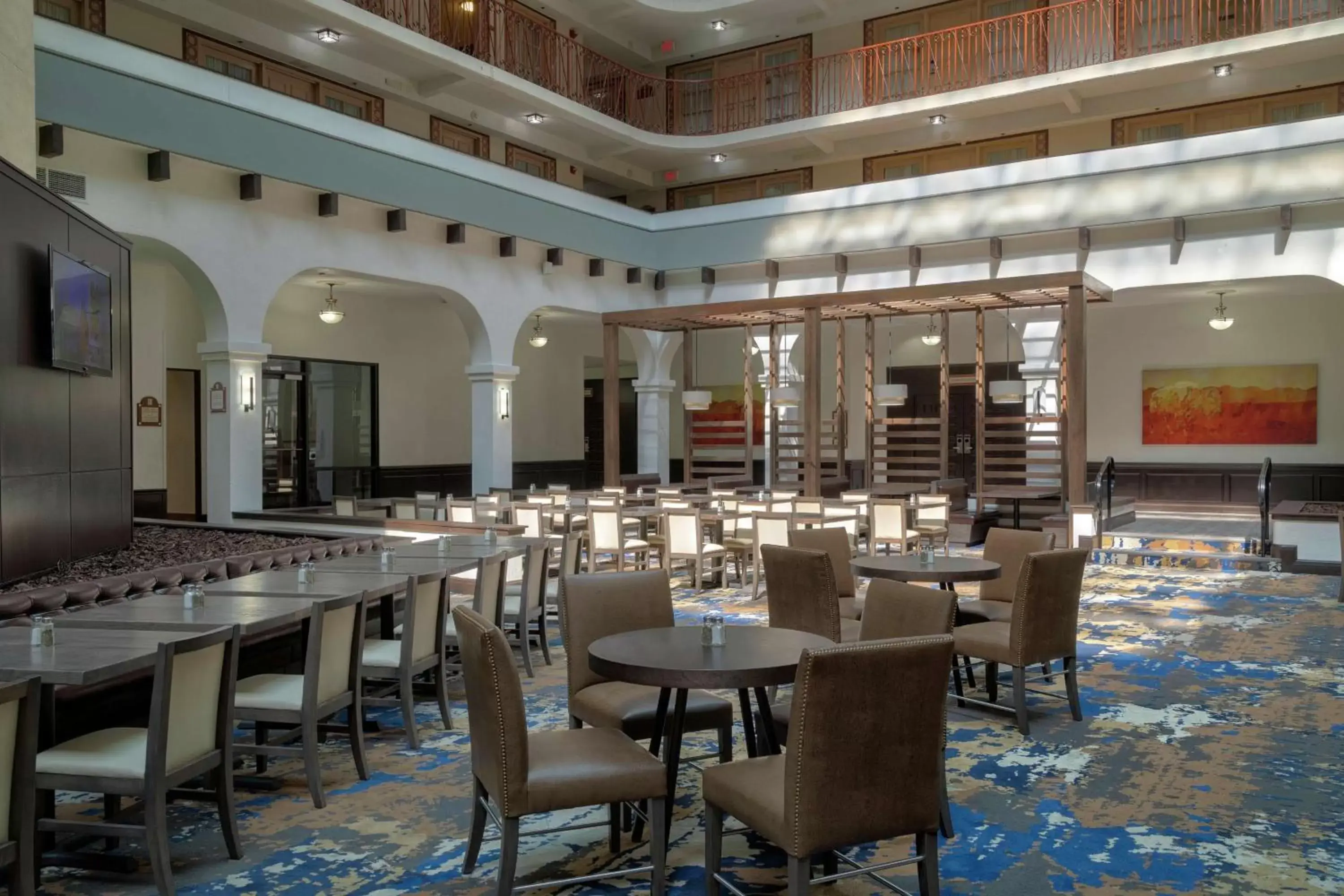 Dining area, Restaurant/Places to Eat in Embassy Suites by Hilton Tulsa I-44