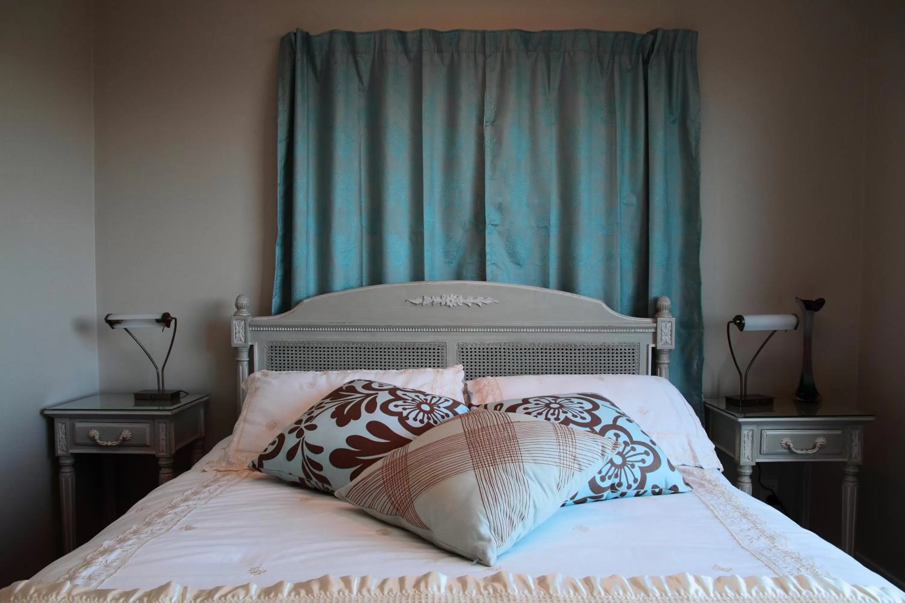 Garden, Bed in Pacific View Bed and Breakfast