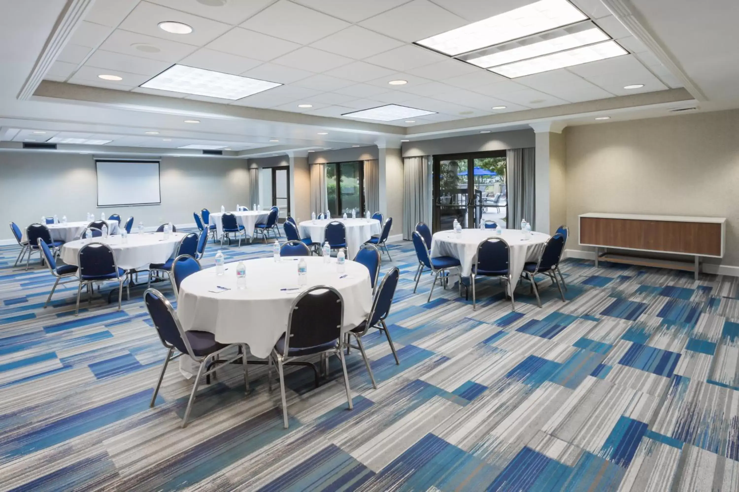 Meeting/conference room in Holiday Inn Express & Suites Wilmington-University Center, an IHG Hotel
