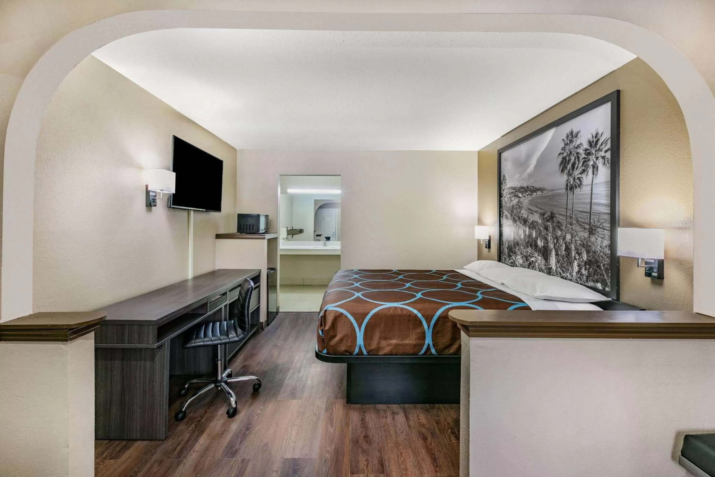 Photo of the whole room, Bed in Super 8 by Wyndham Moss Point