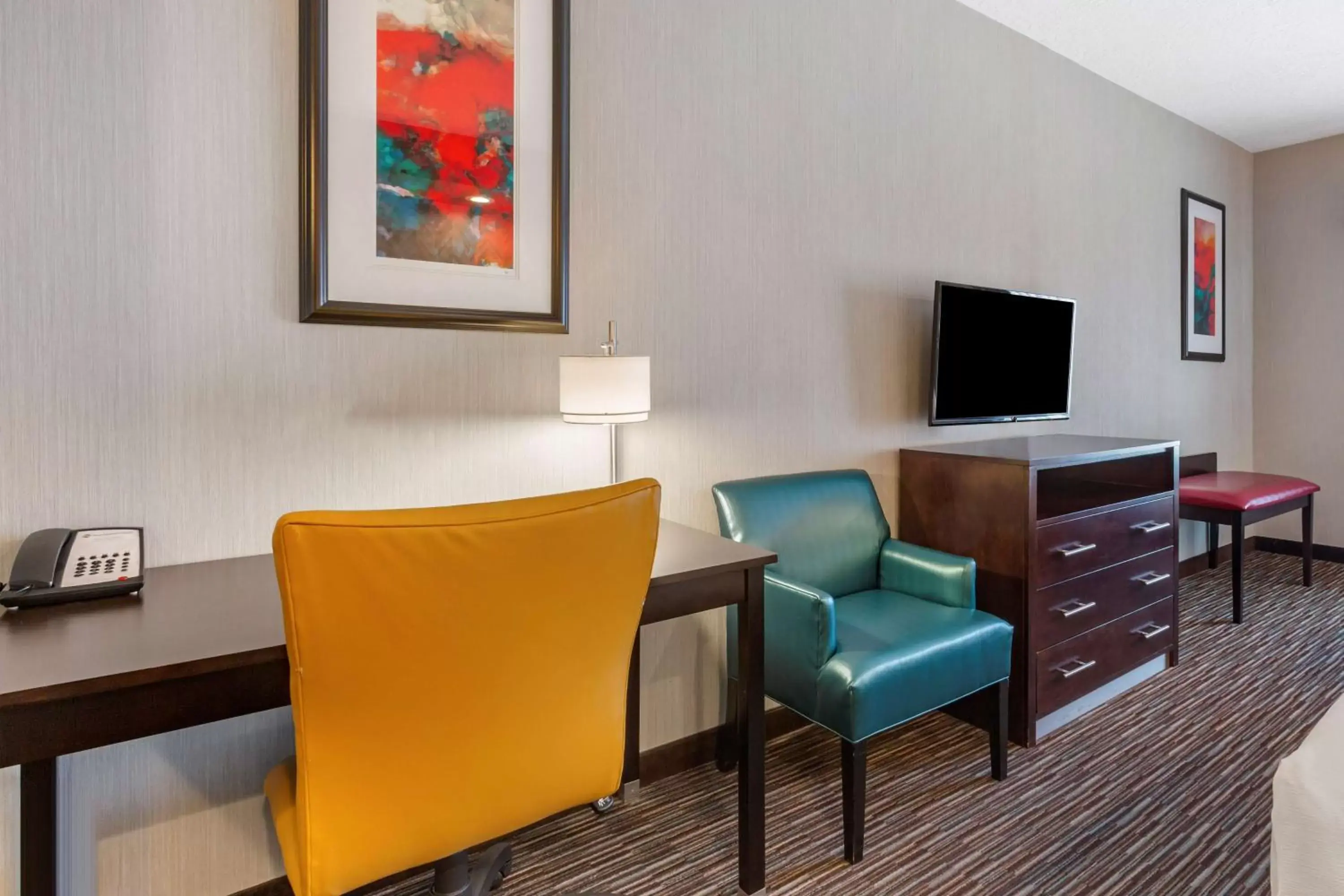 Bedroom, Seating Area in Best Western Plus Gallup Inn & Suites