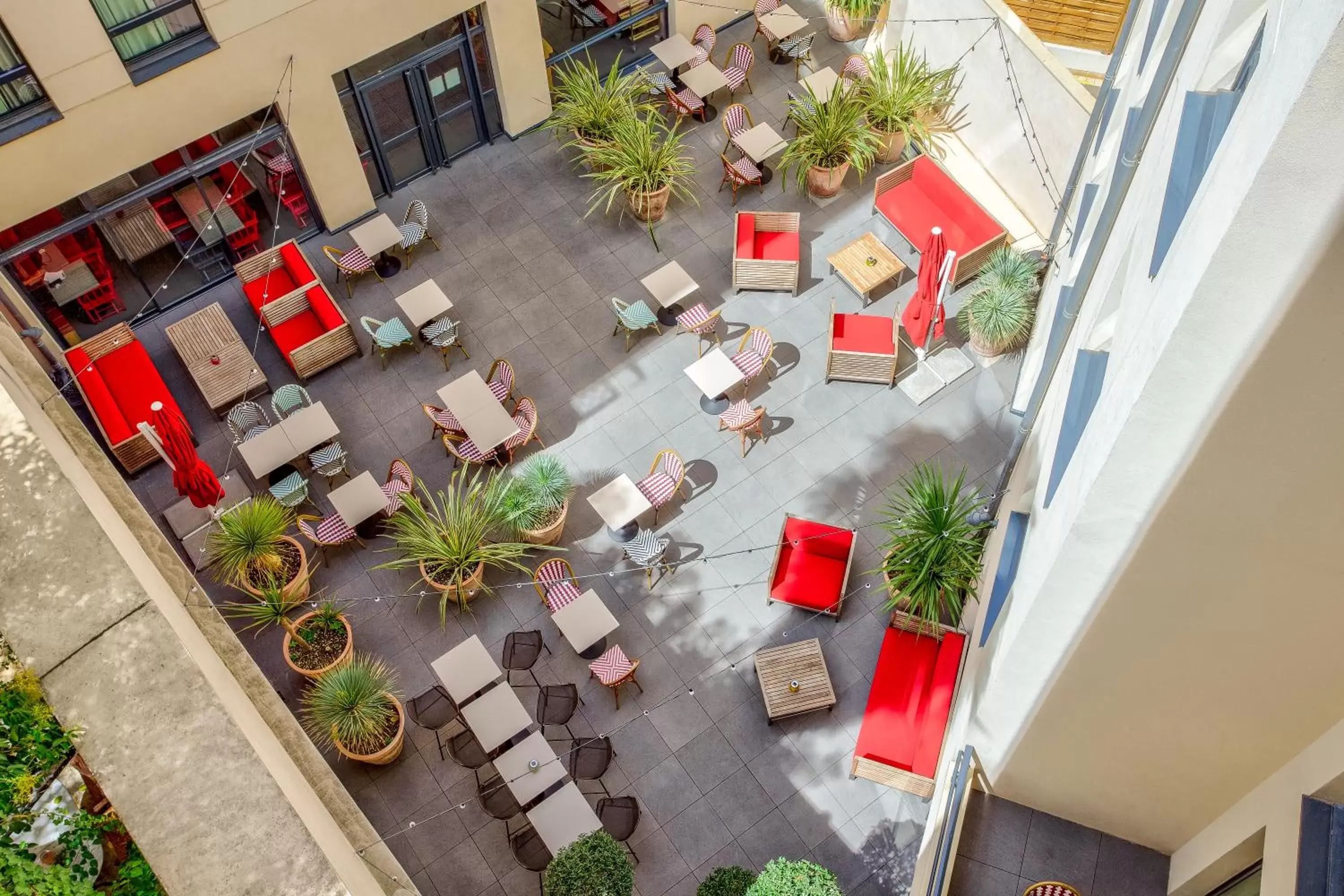 Patio in ibis Styles Montpellier Centre Comedie