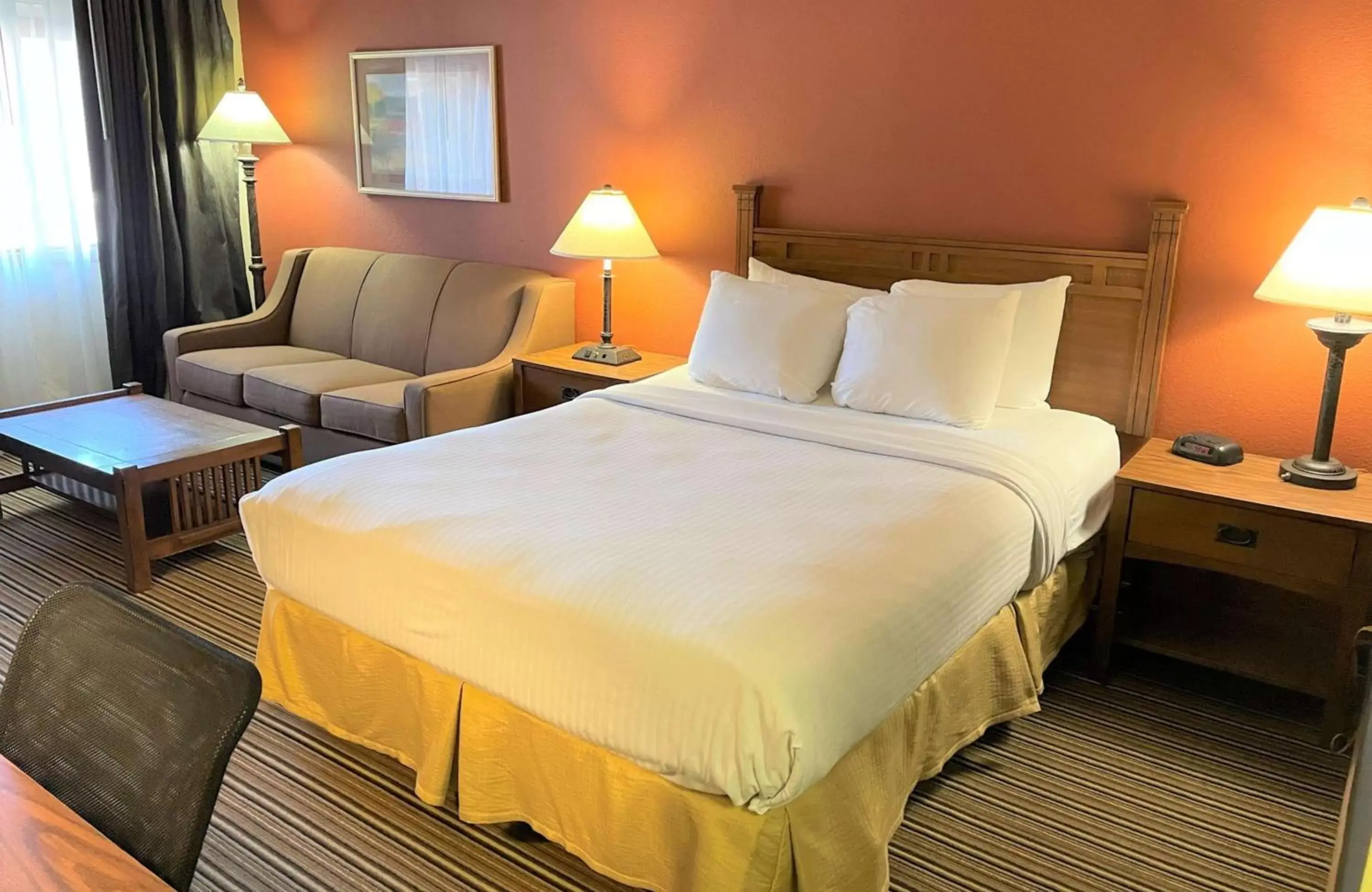 Bedroom, Bed in Best Western Starlite Village