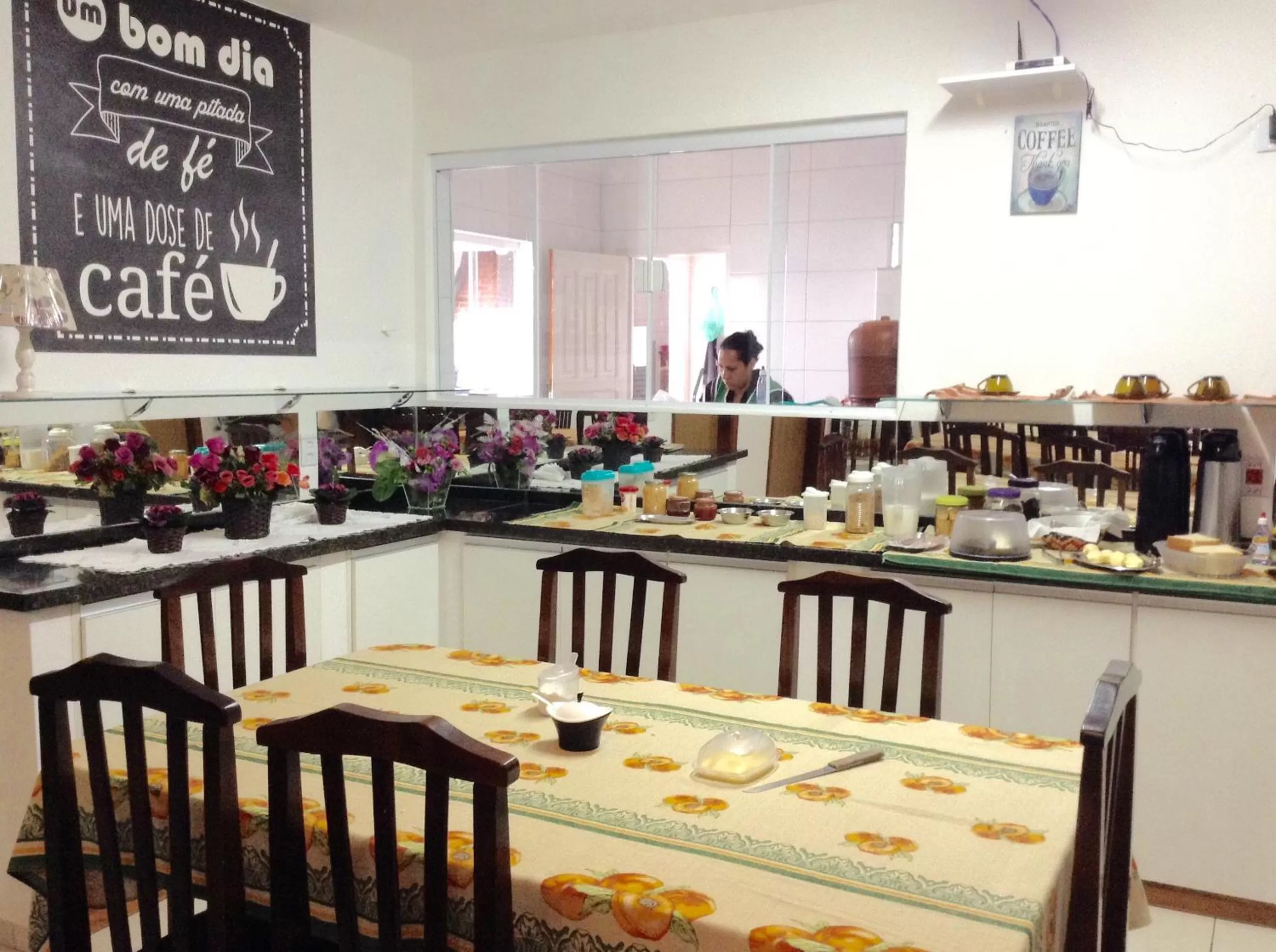 Breakfast in Pousada Alvorada Brotas - e agendamento das atividades turísticas