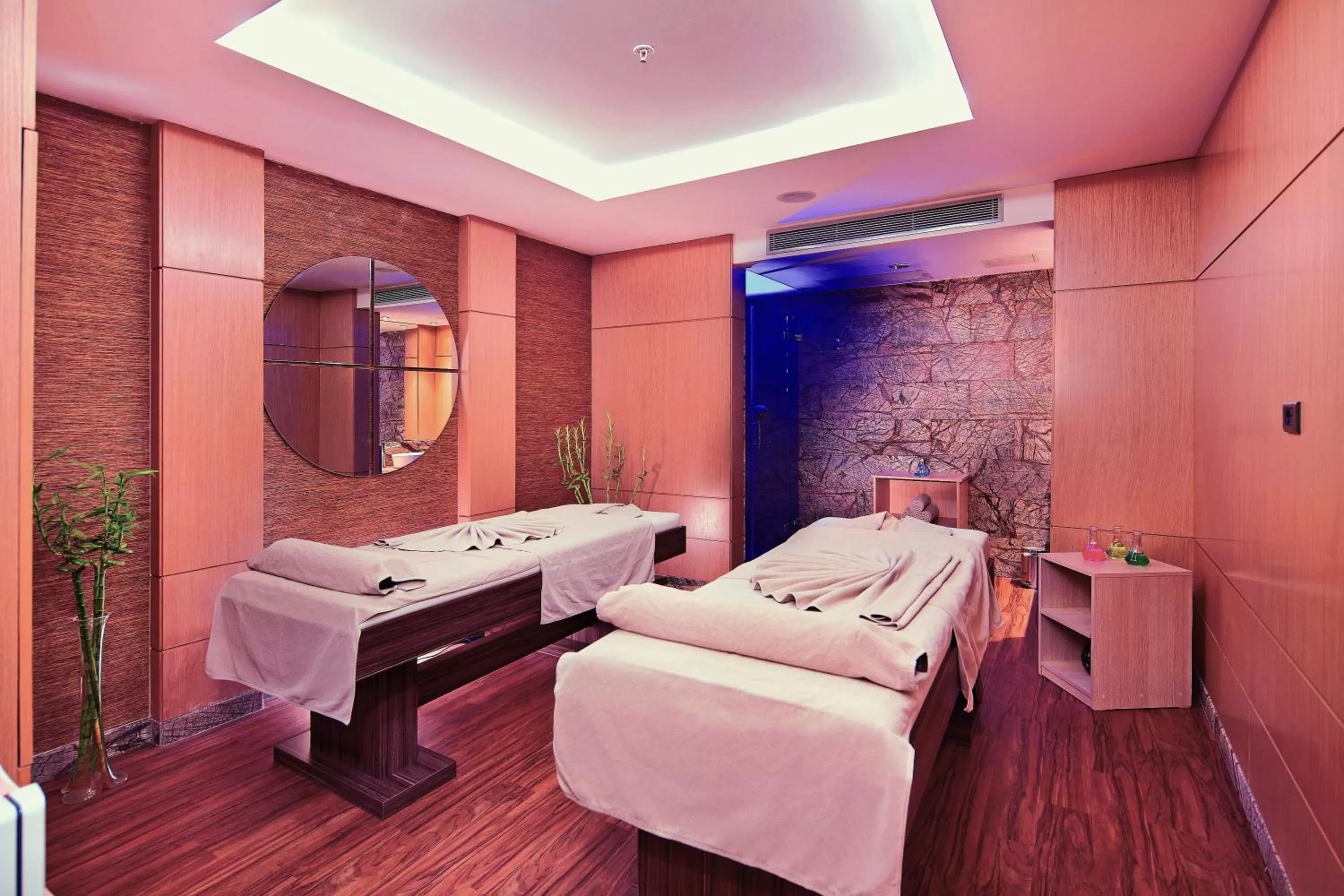 Massage, Bed in The Green Park Pendik
