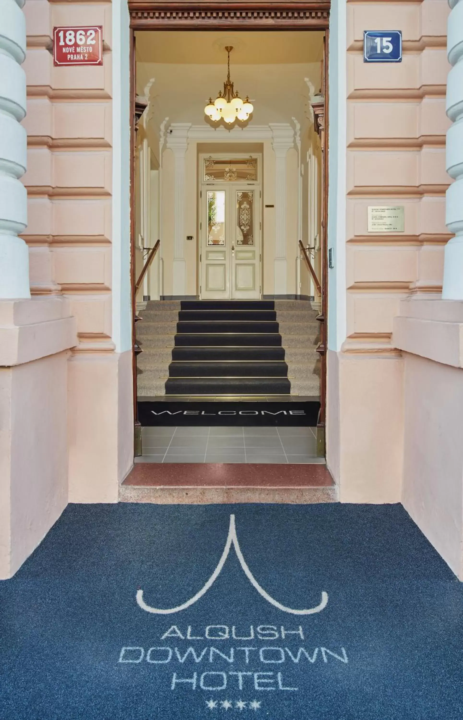 Property building in Alqush Downtown Hotel Property building in Alqush Downtown Hotel