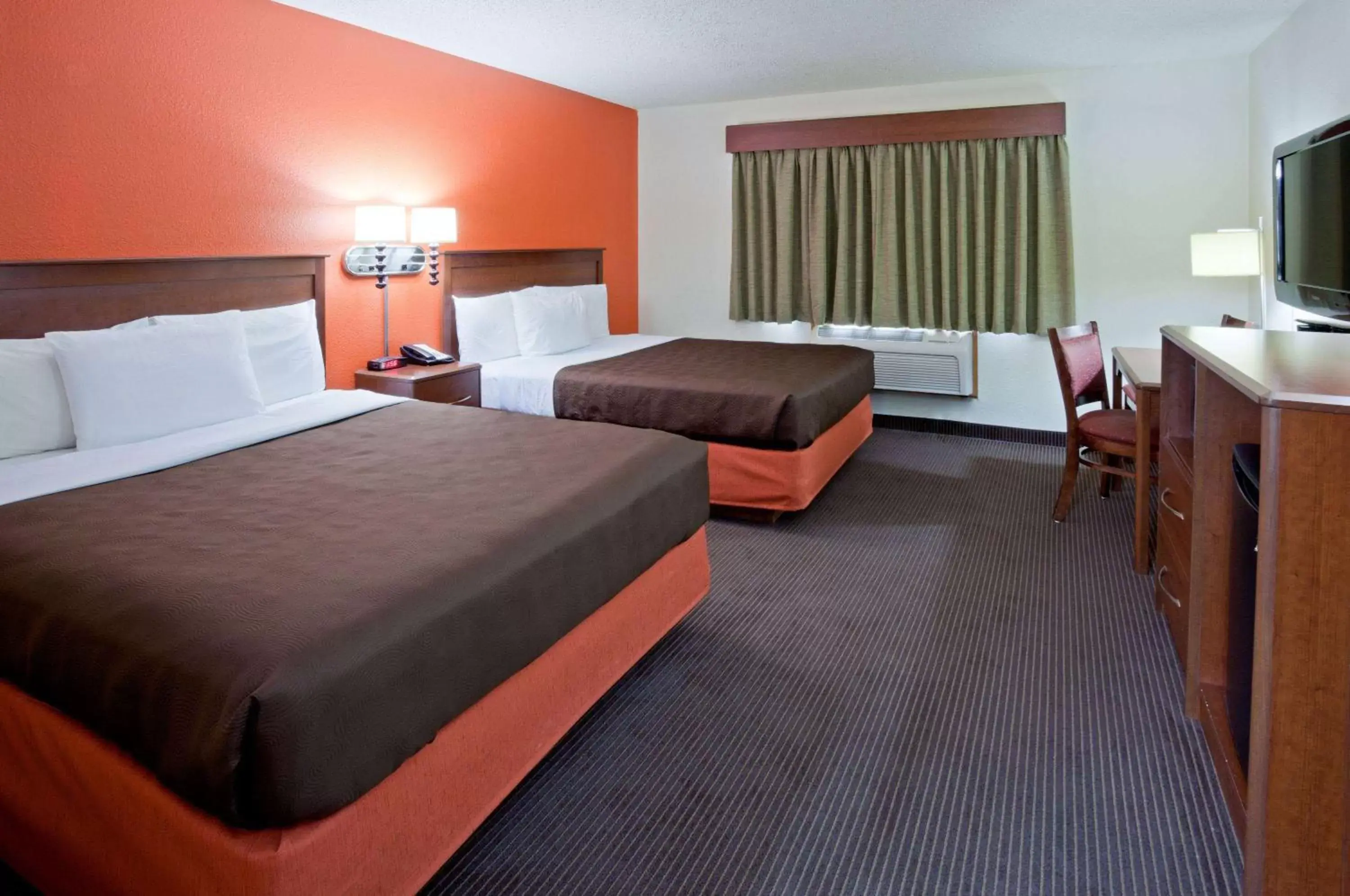 Photo of the whole room, Bed in AmericInn by Wyndham Monroe