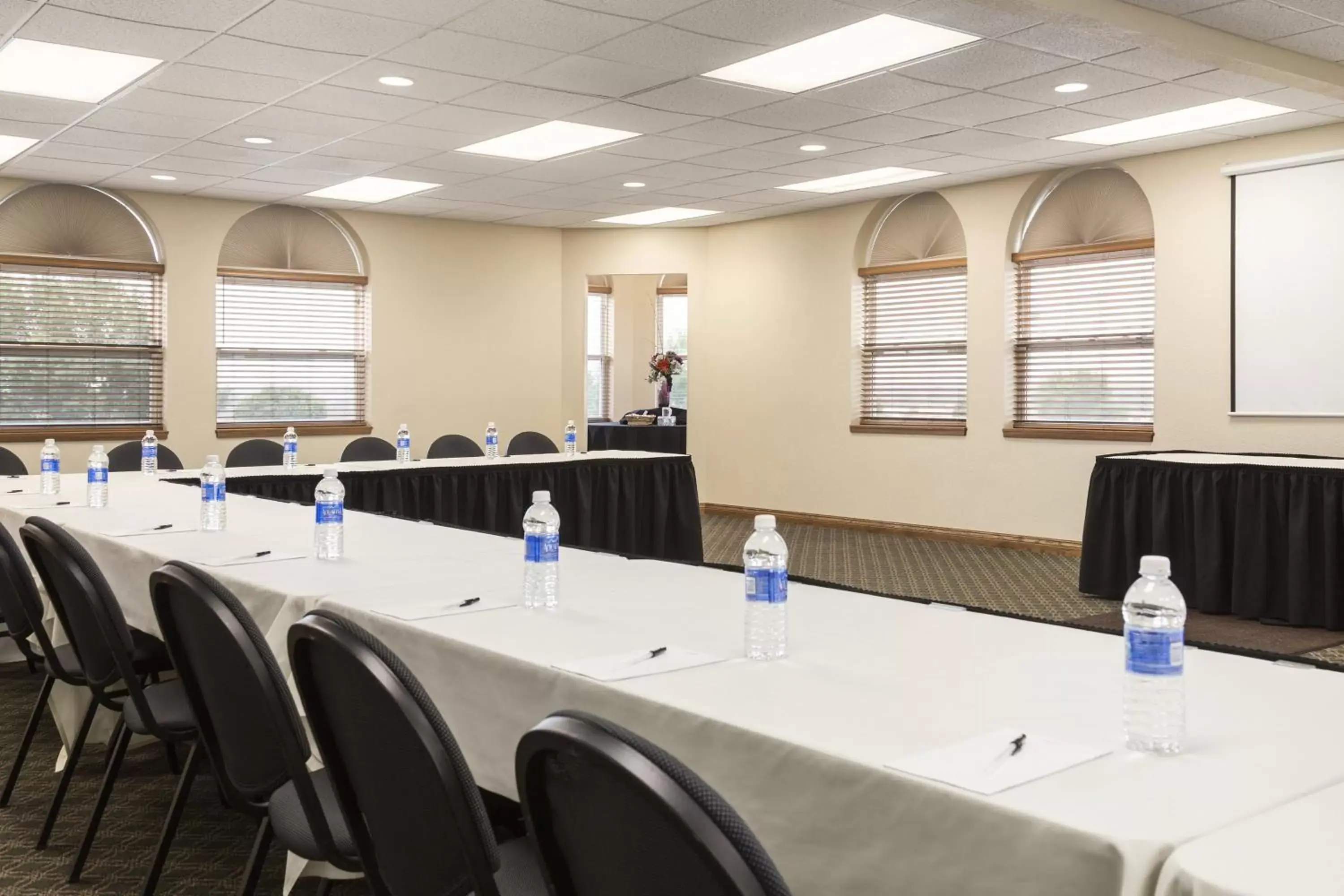 Meeting/conference room, Business Area/Conference Room in Country Inn & Suites by Radisson, Lincoln North Hotel and Conference Center, NE