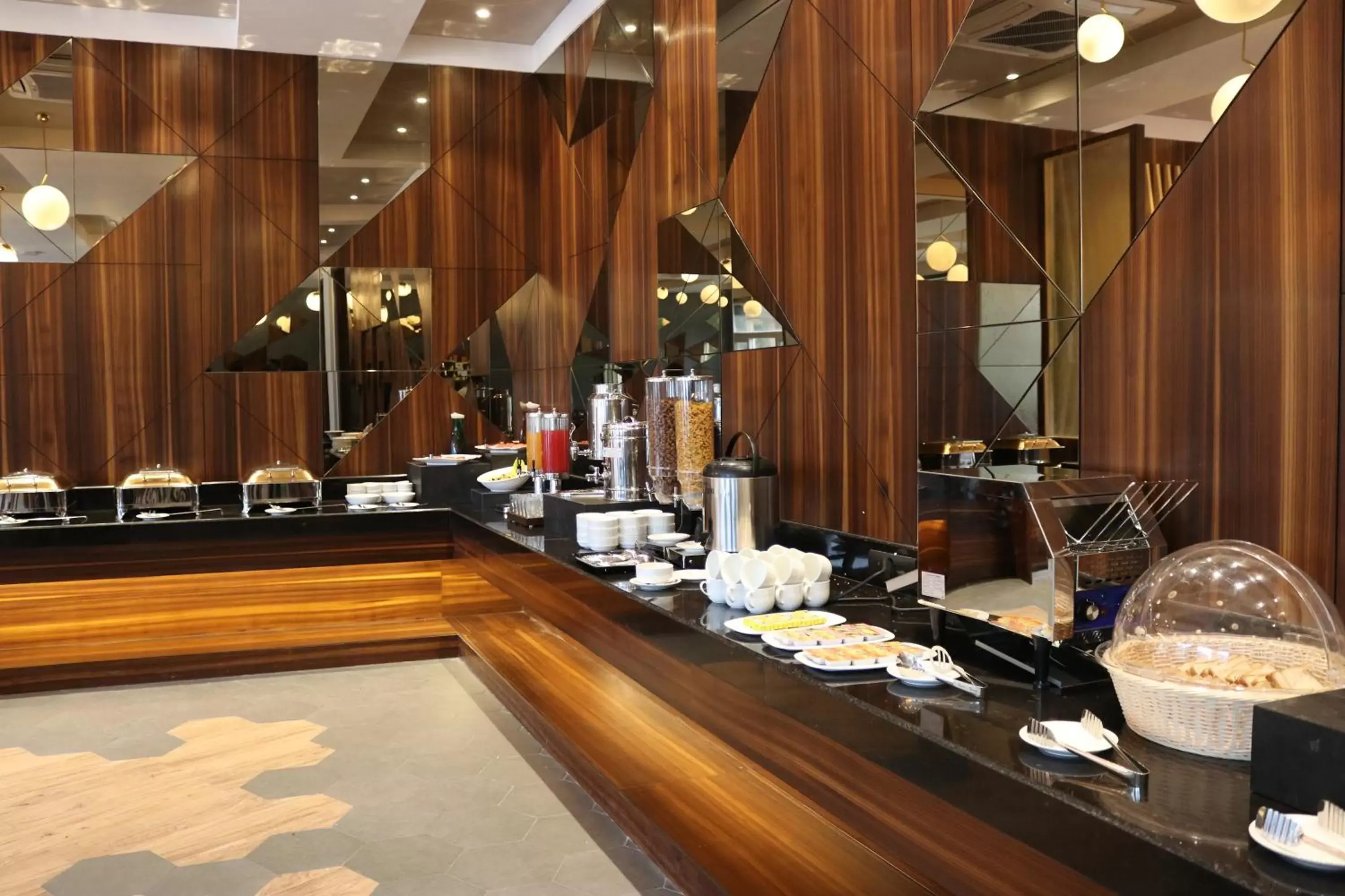 Food and drinks in 7 Apple Resort Lonavala Food and drinks in 7 Apple Resort Lonavala