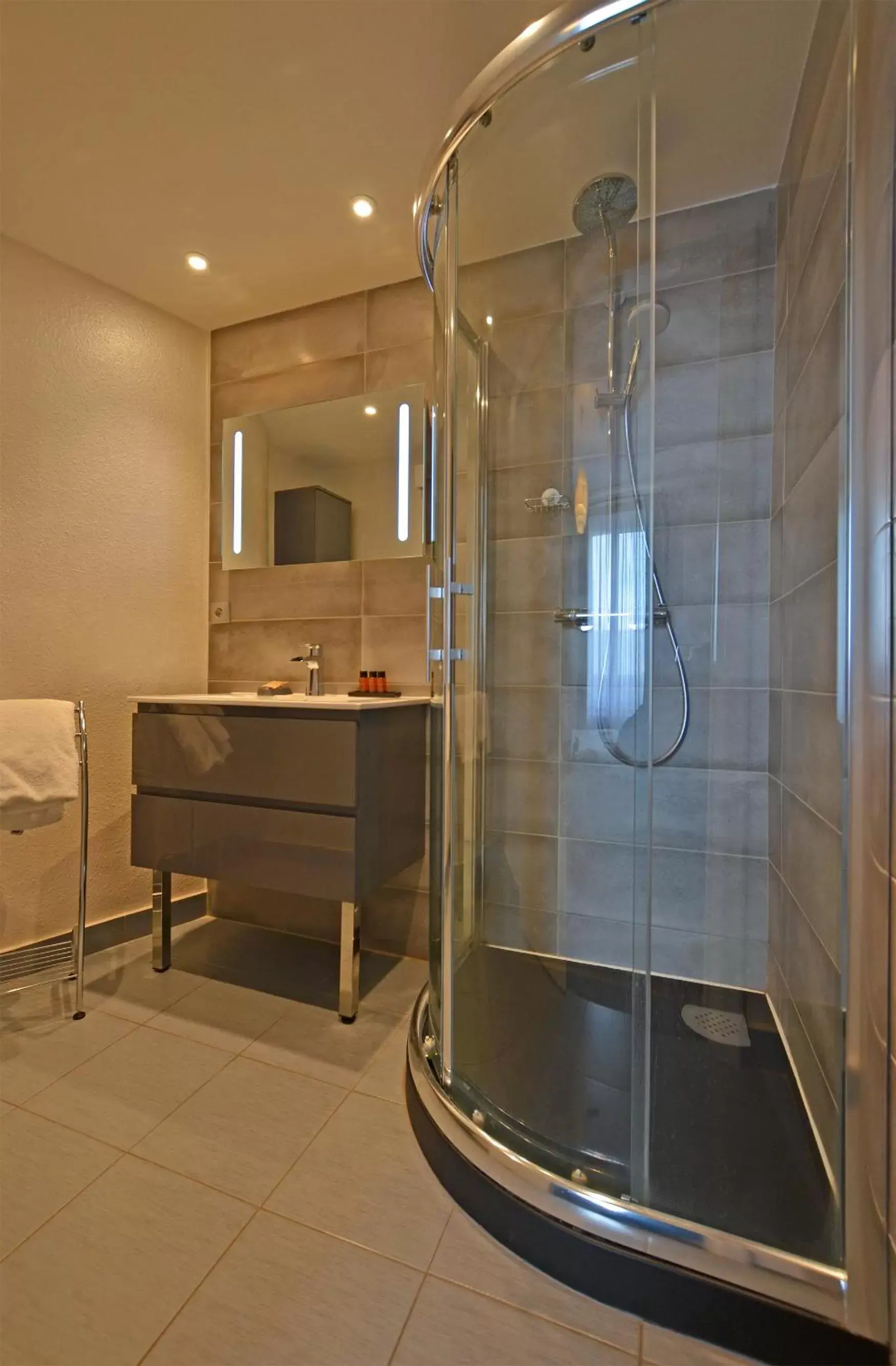 Bathroom in Hôtel La Réserve