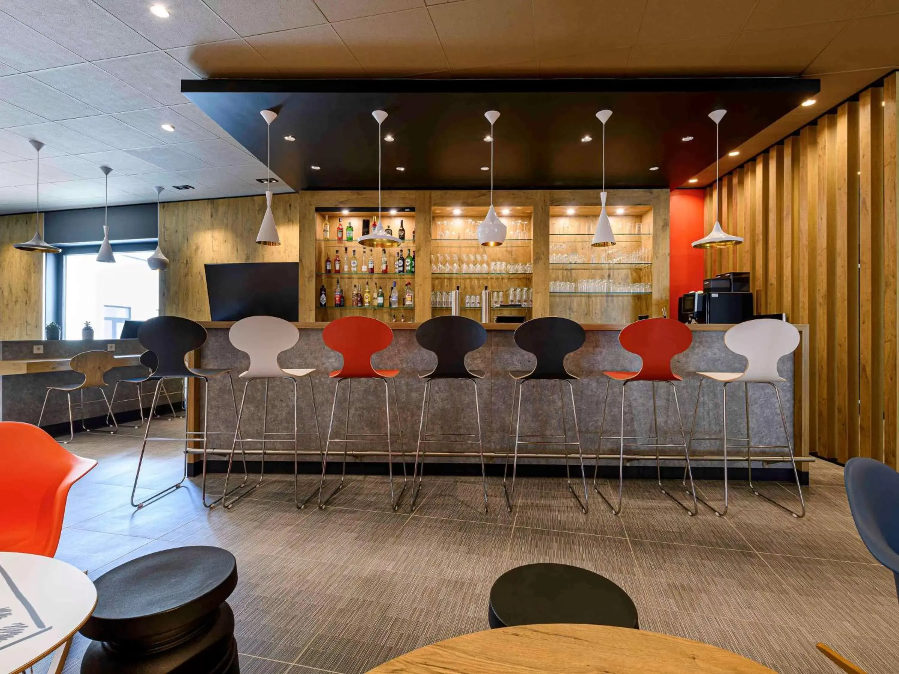 Lounge or bar in ibis Regensburg Zentrum