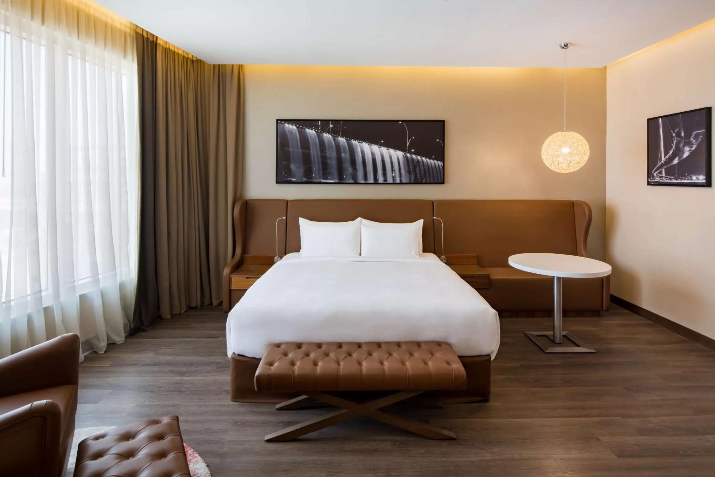 Coffee/tea facilities, Bed in Radisson Blu Hotel, Dubai Canal View