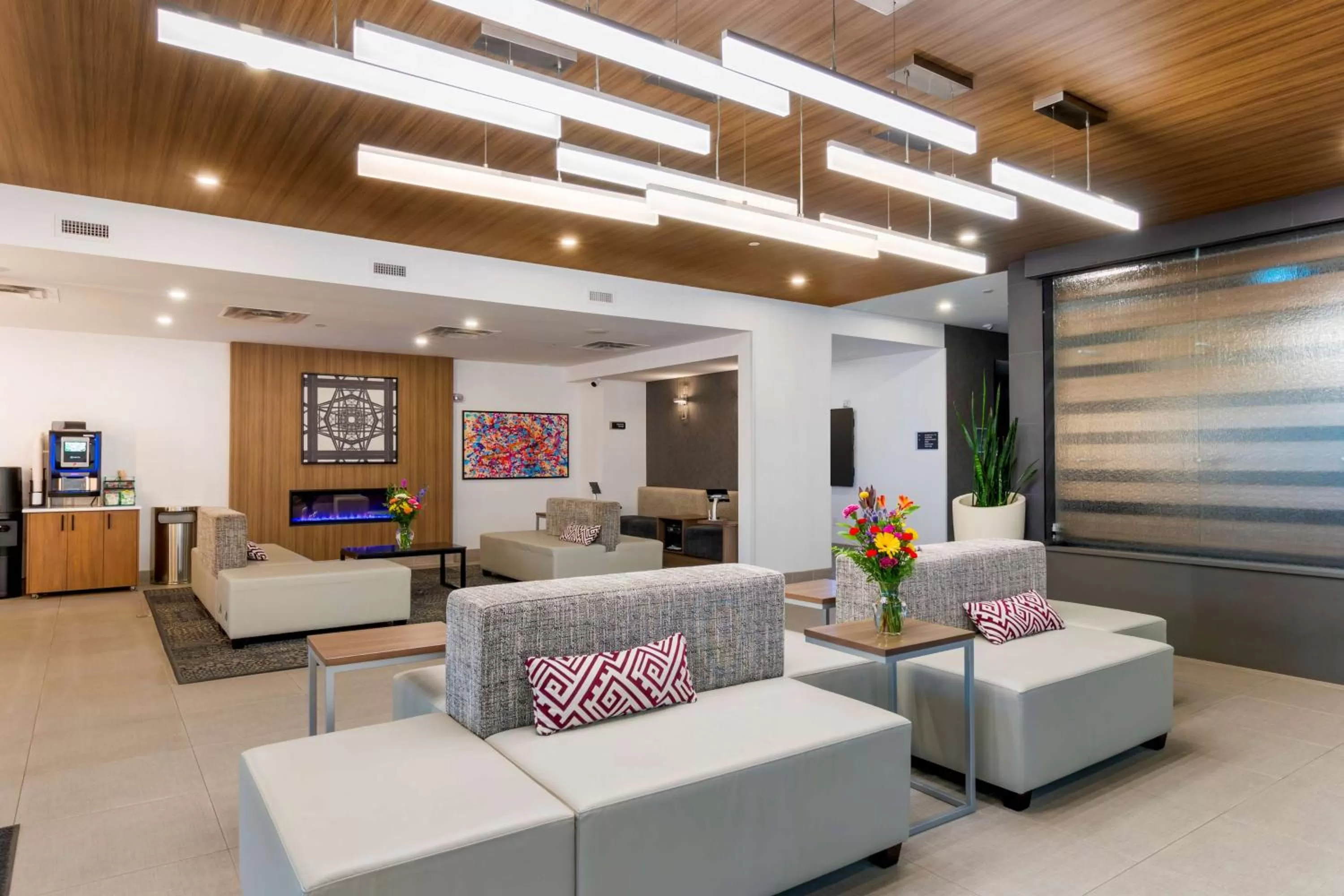 Lobby or reception in Best Western Plus Dauphin