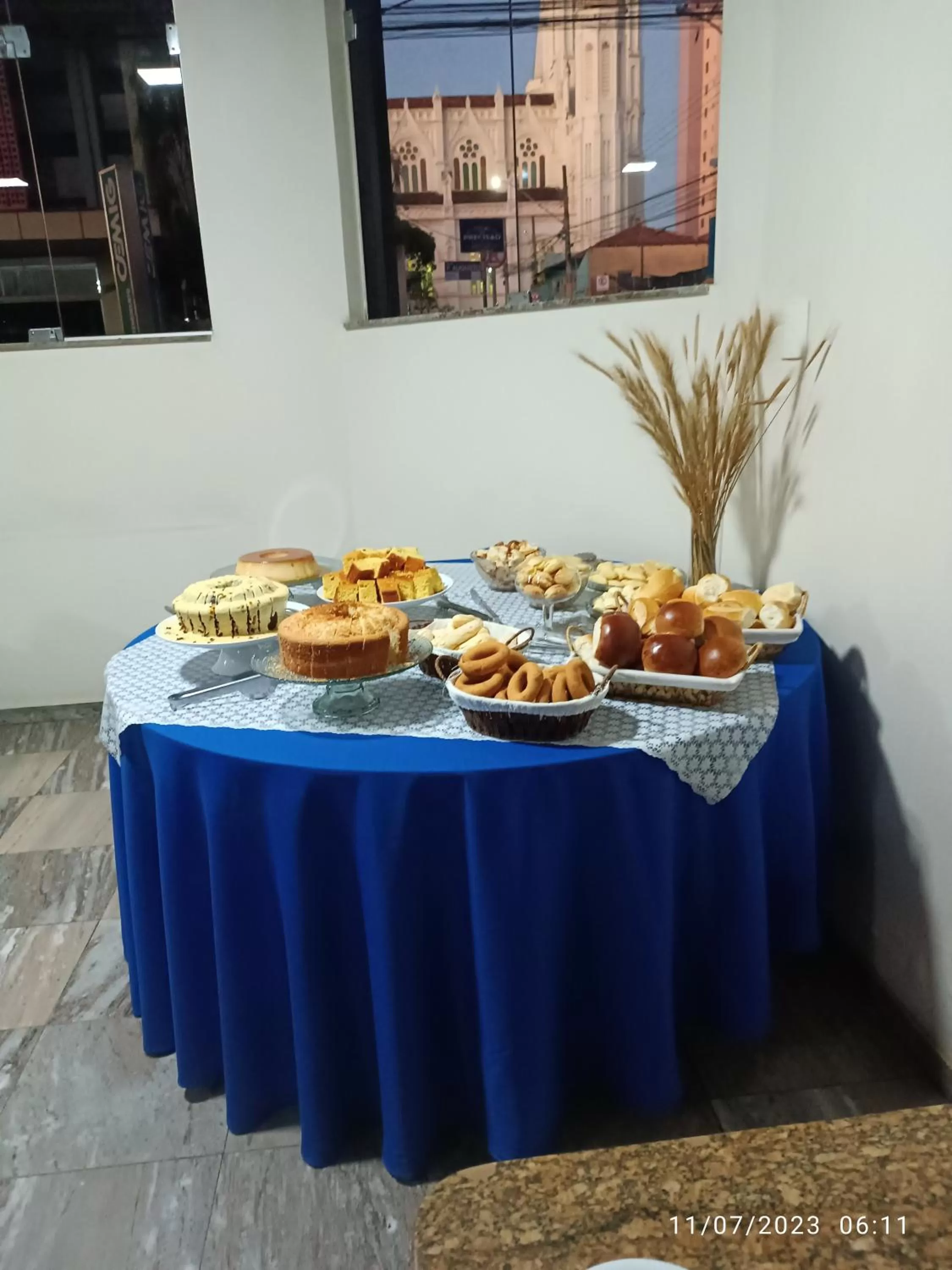 Buffet breakfast in Hotel Oscar Blue Montes Claros