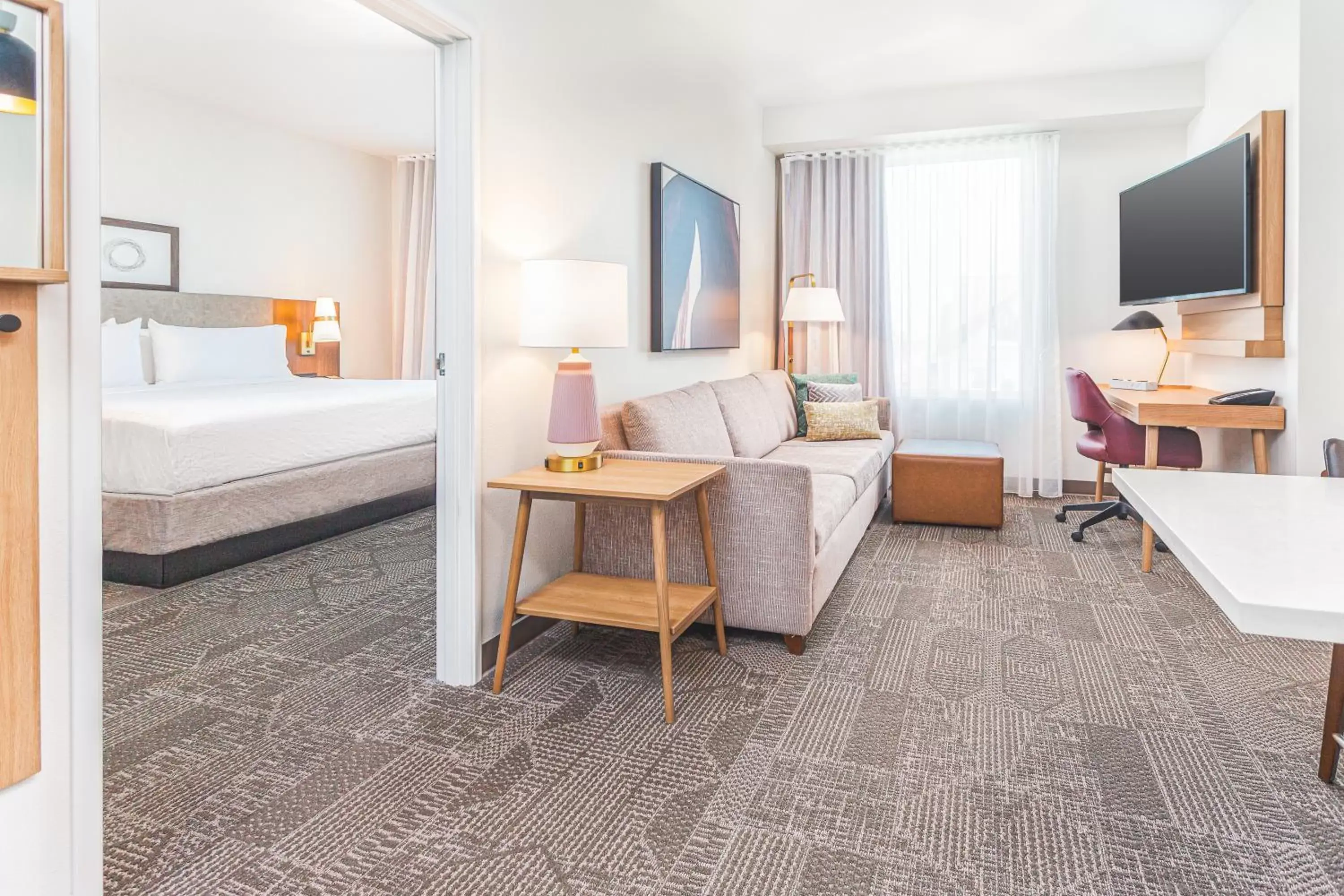 Living room, Bed in Staybridge Suites - Nashville - Vanderbilt, an IHG Hotel